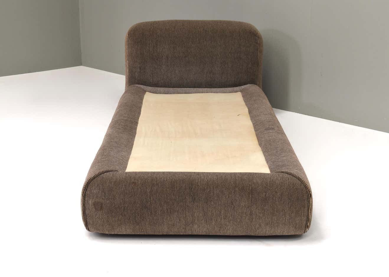 Mario Bellini Le Mura Daybed In Original Mohair Velvet, Italy, 1972 photo 8720.4