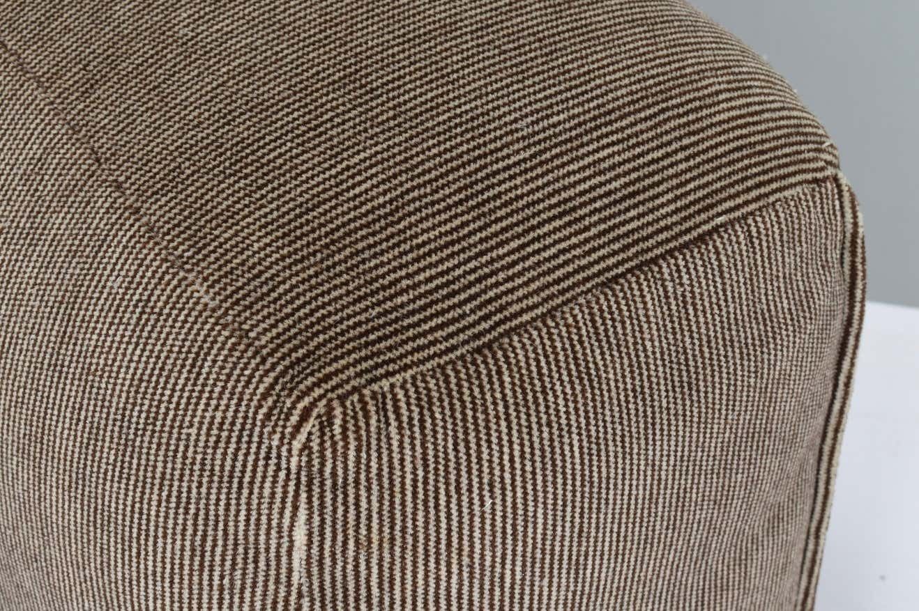 photo vinterior Mario Bellini Le Mura Daybed In Original Mohair Velvet, Italy, 1972