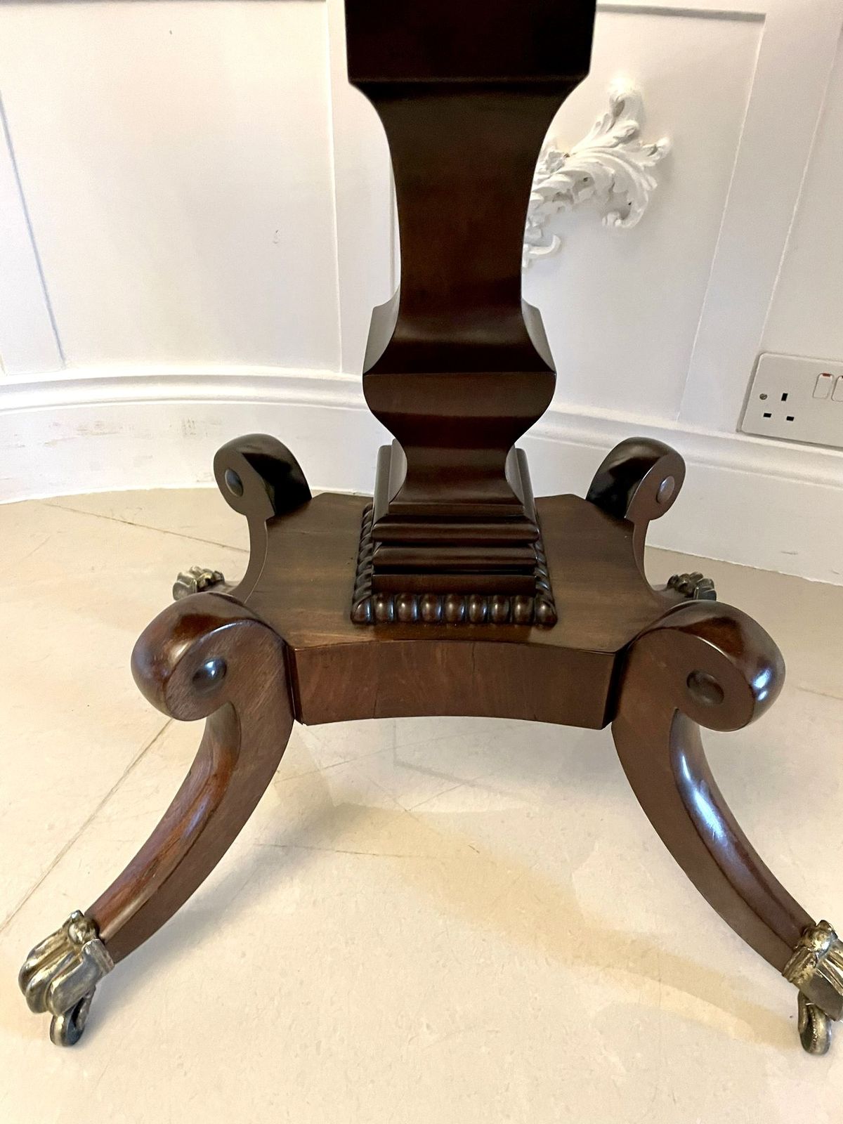 photo vinterior Superb Quality Antique 19th Century Mahogany Card Table