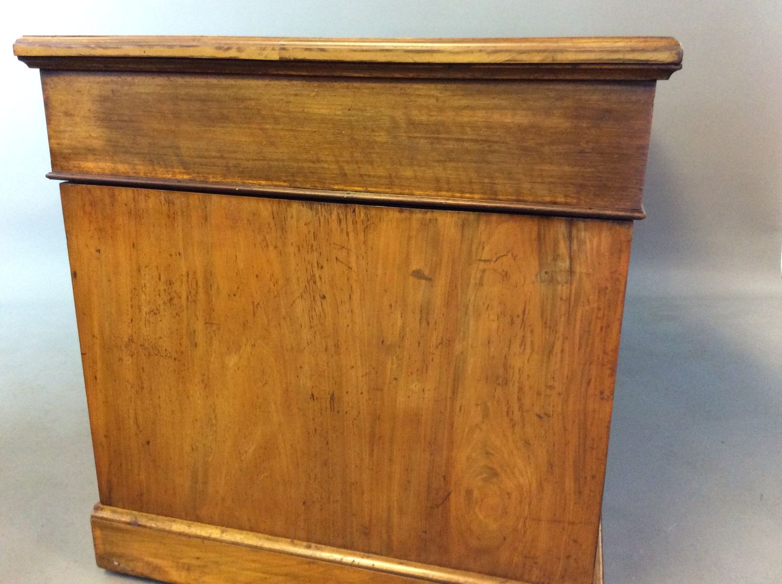 Late Victorian Walnut Pedestal Desk By Maple & Co C1890 photo buy