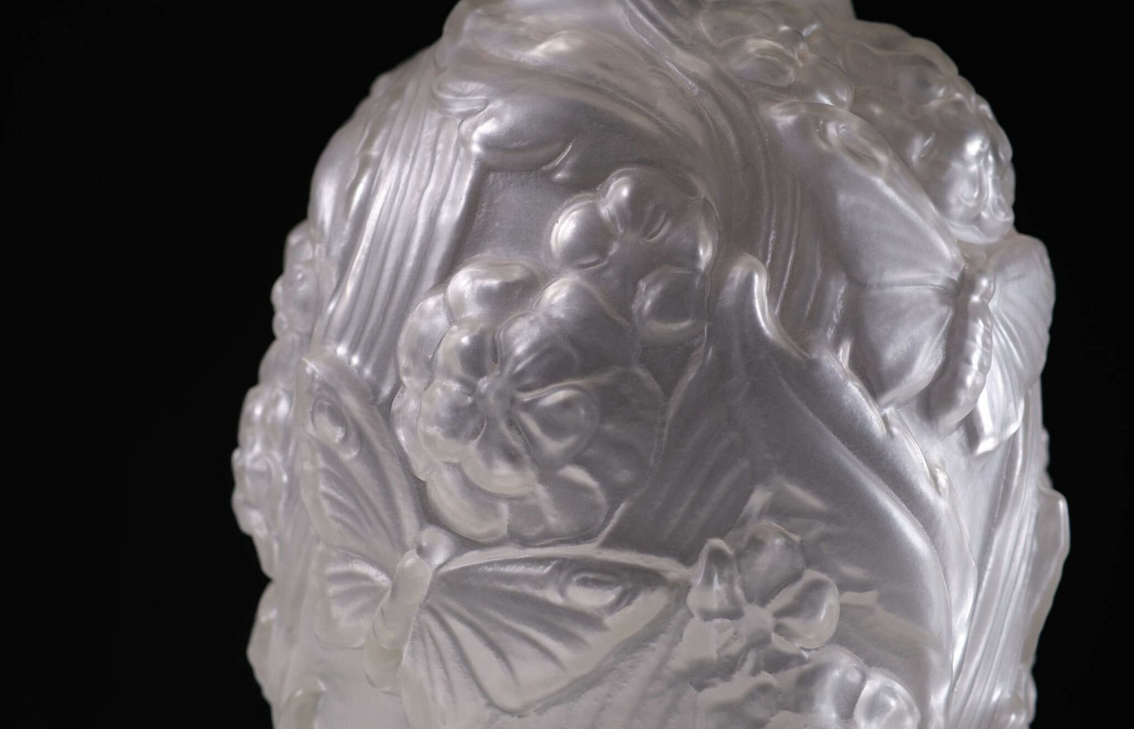Grote Gesatineerde Geperst Glas Art Deco Vaas, Jaren 1930 photo for sale