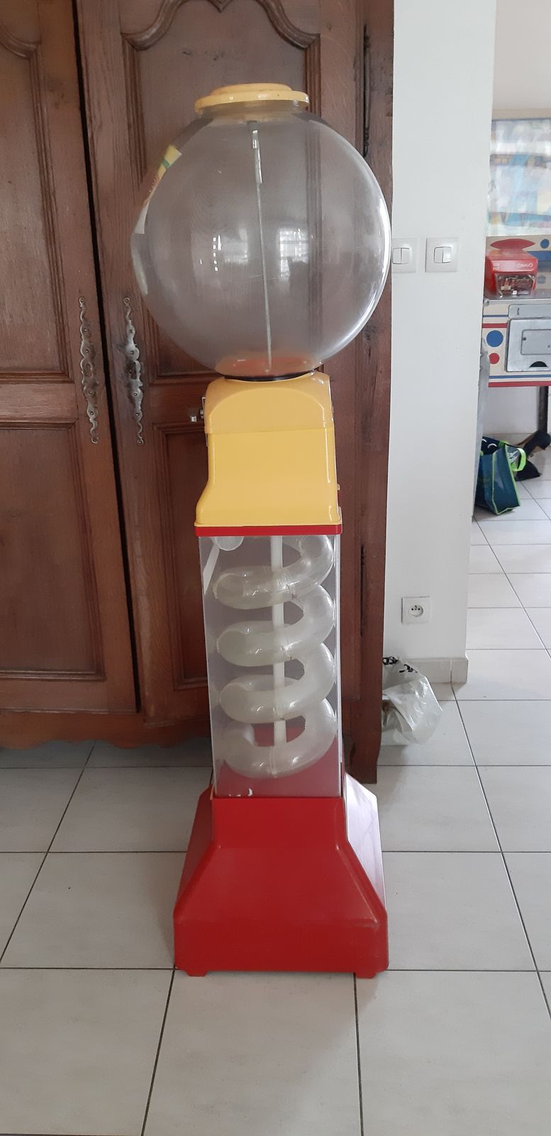 Home Decor Fairground Bubble Gum Candy Dispenser photo