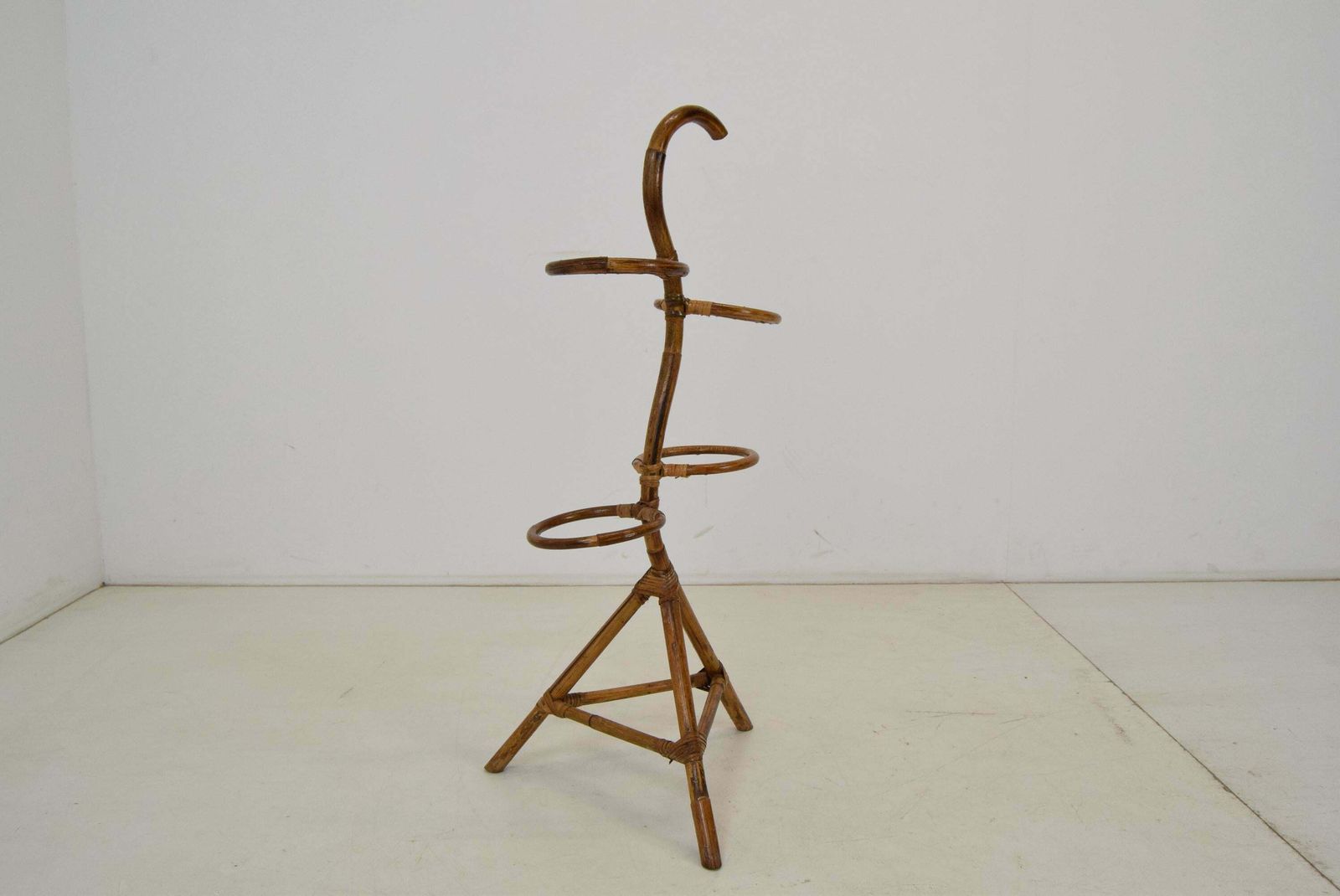 Mid Century Rattan And Bamboo Flower Stand, Bonaccina Attributed,1950's. photo vintage