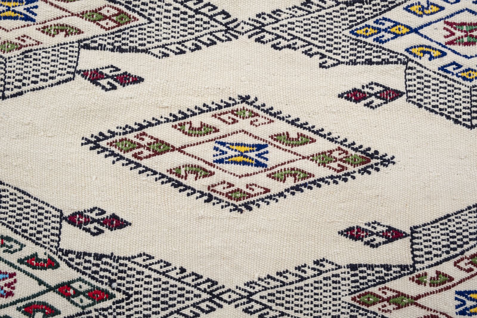 photo furniture Hand Woven Braided Small Rug Turkish Jajim Kilim 5'9'' X 7'5''