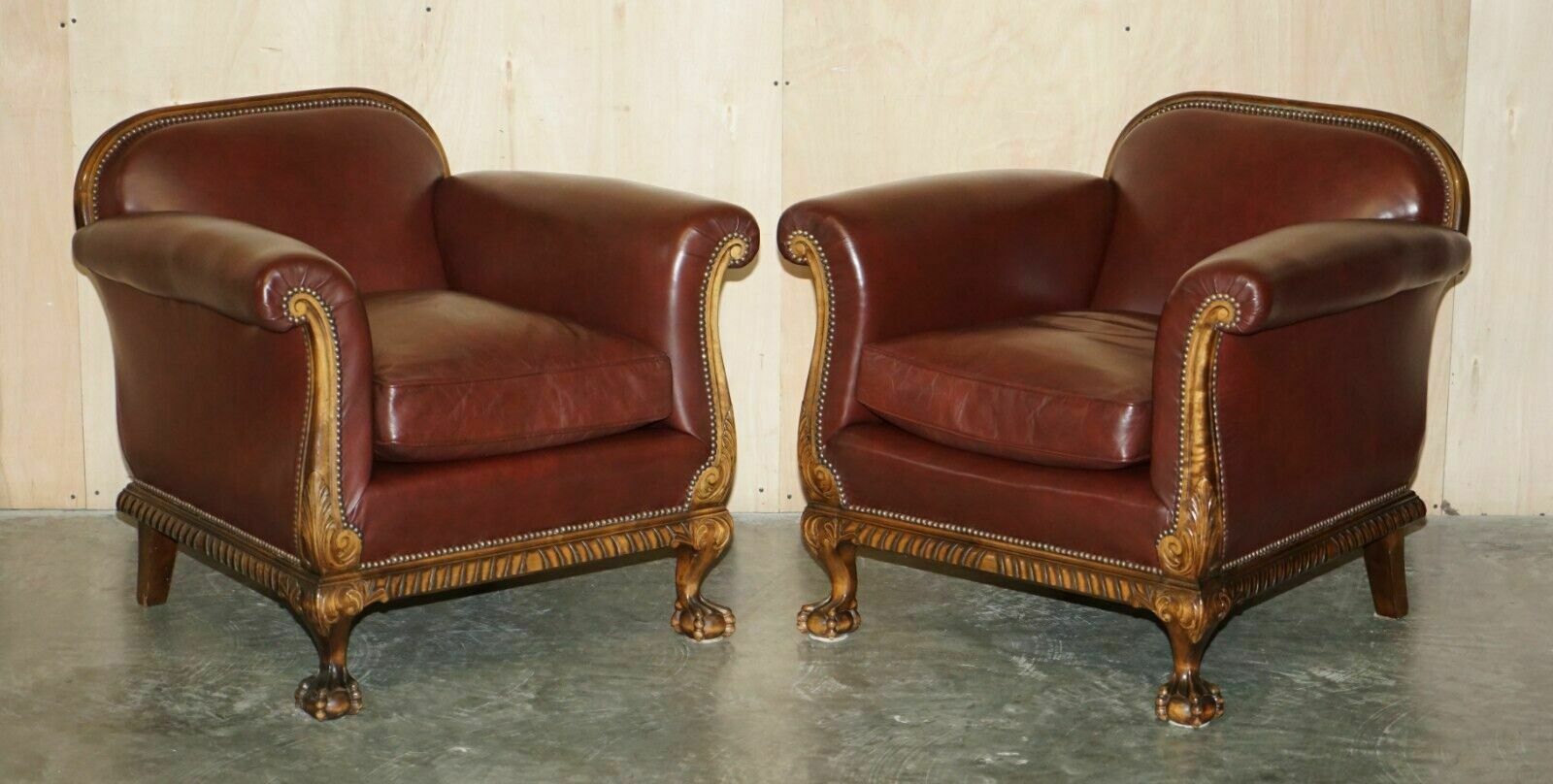 Antique Victorian Pair Of Claw & Ball Feet Brown Leather Walnut Club Armchairs