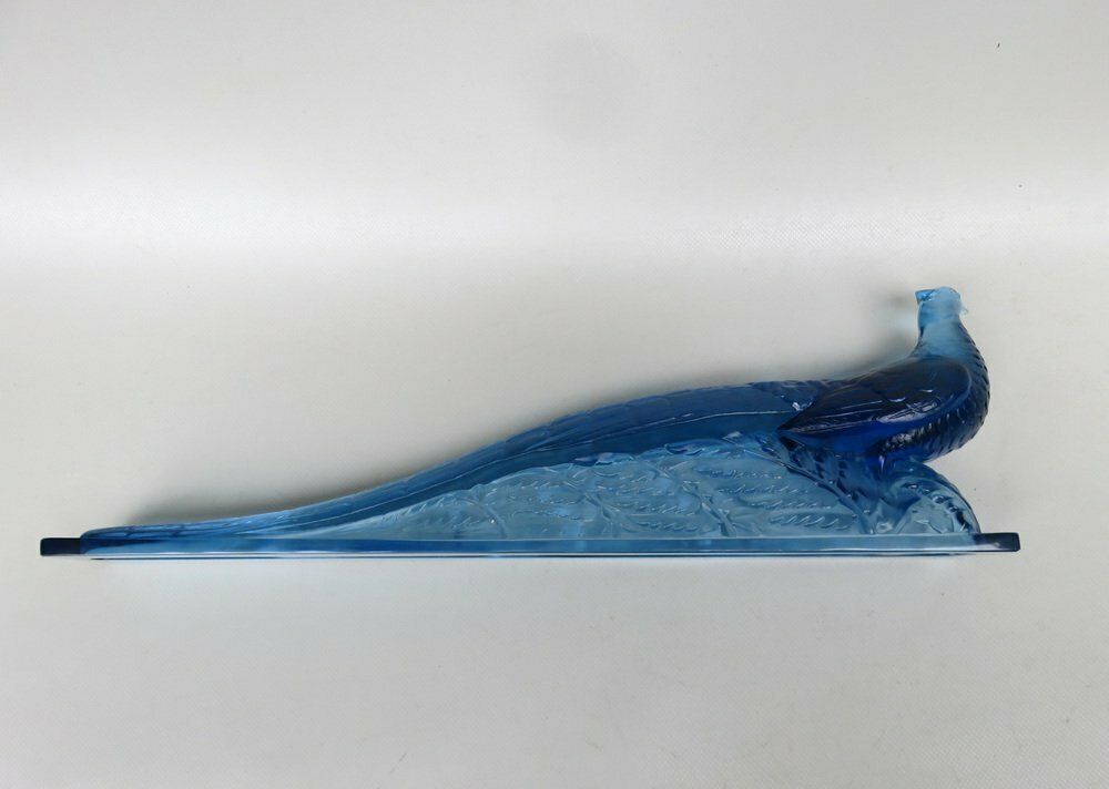 photo vinterior Extraordinary Art Deco Table Lamp "Peacock" In Blue Glass From Verlys France 1920s