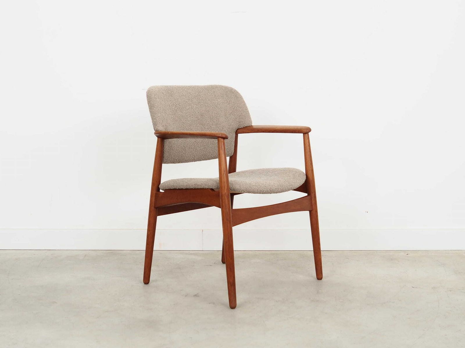 photo furniture Eiken Fauteuil, Deens Design, Ca. Jaren 1960, Ontwerp: Ejner Larsen & Aksel Bender Madsen, Productie: Fritz Hansen