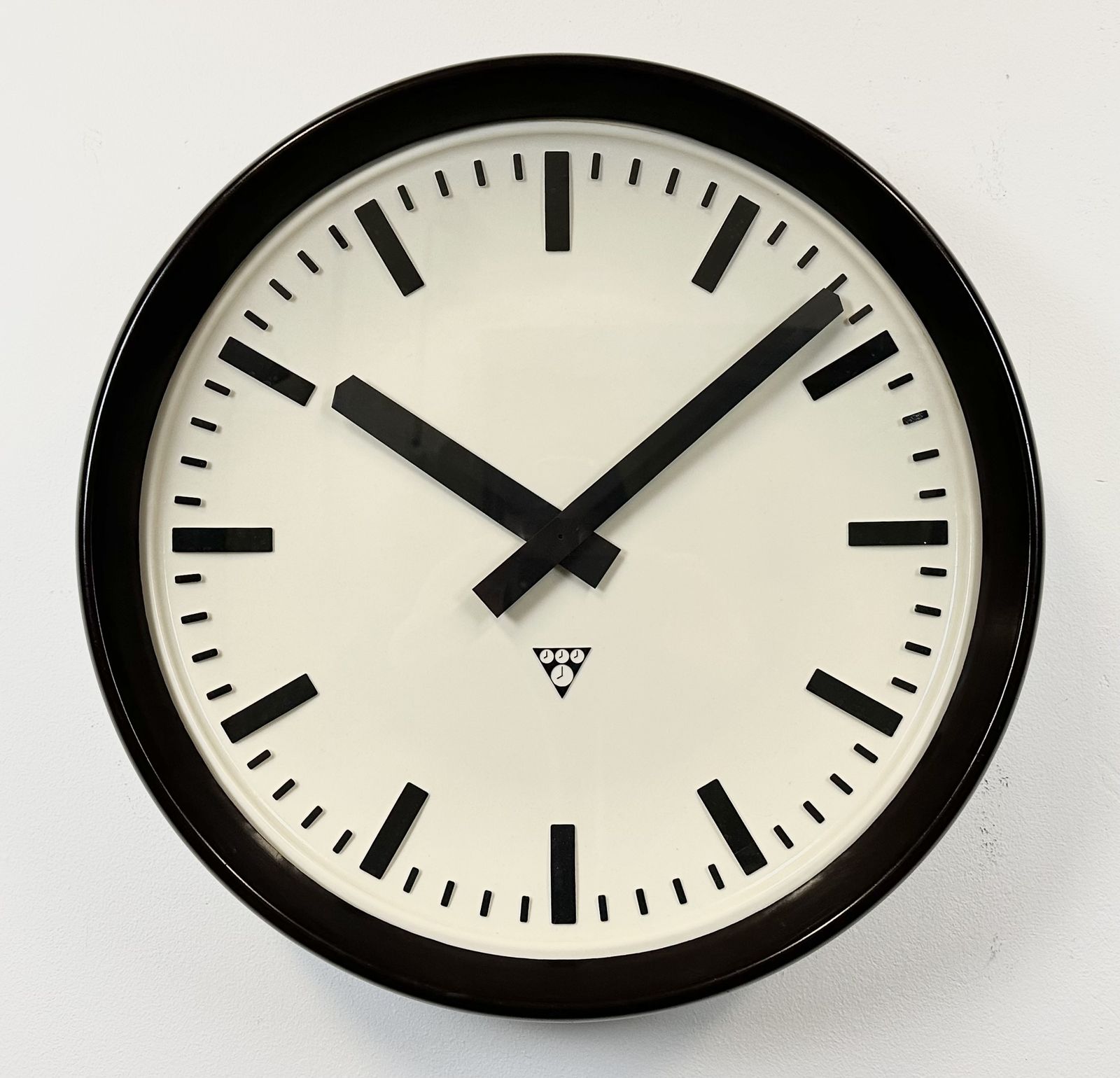 Large Industrial Bakelite Factory Wall Clock From Pragotron, 1960s photo vintage