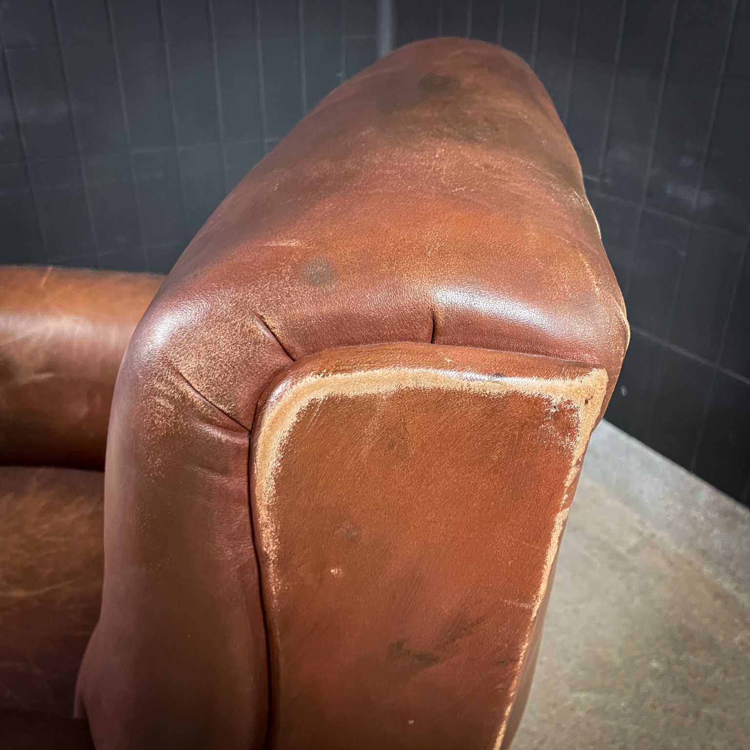 Large Brown Leather Lived Club Armchair photo 852.8