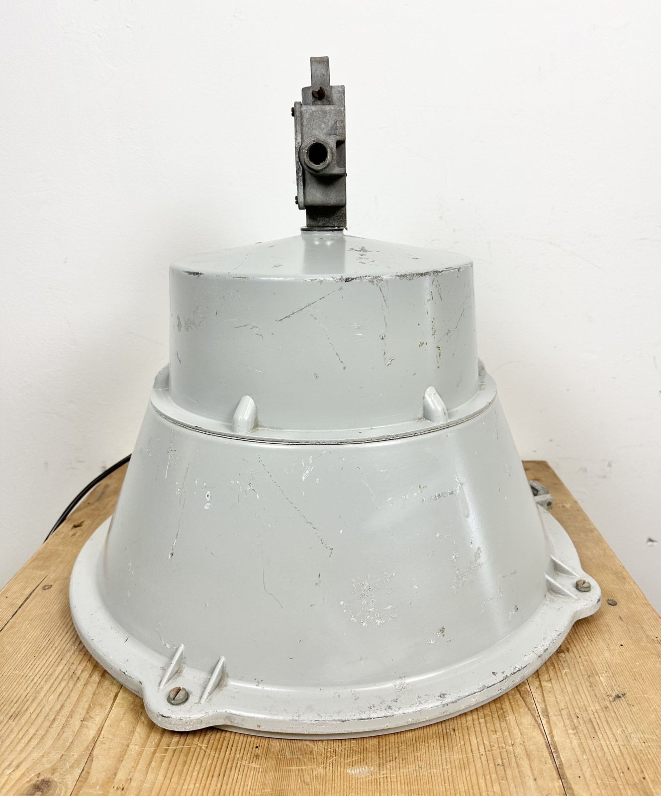 photo furniture Industrial Polish Cast Aluminium Factory Pendant Lamp From Mesko, 1970s