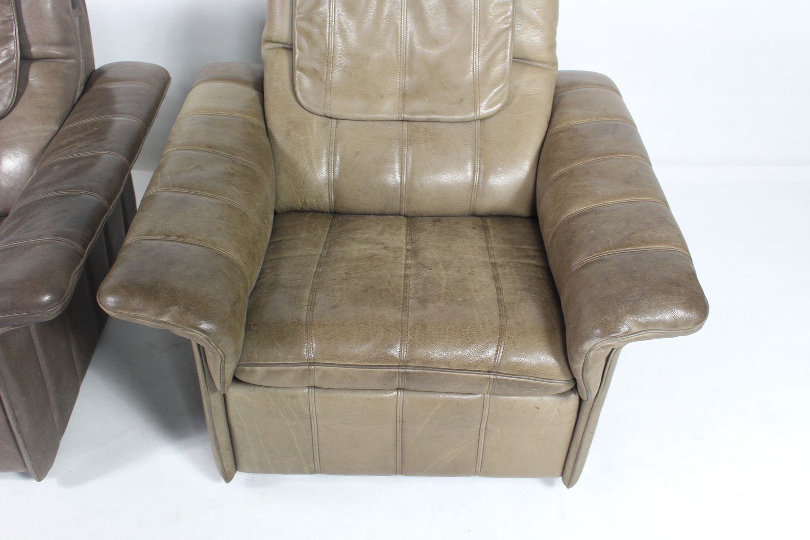 photo vinterior Buffalo Leather Lounge Chair By De Sede Of Switzerland 1970s' 