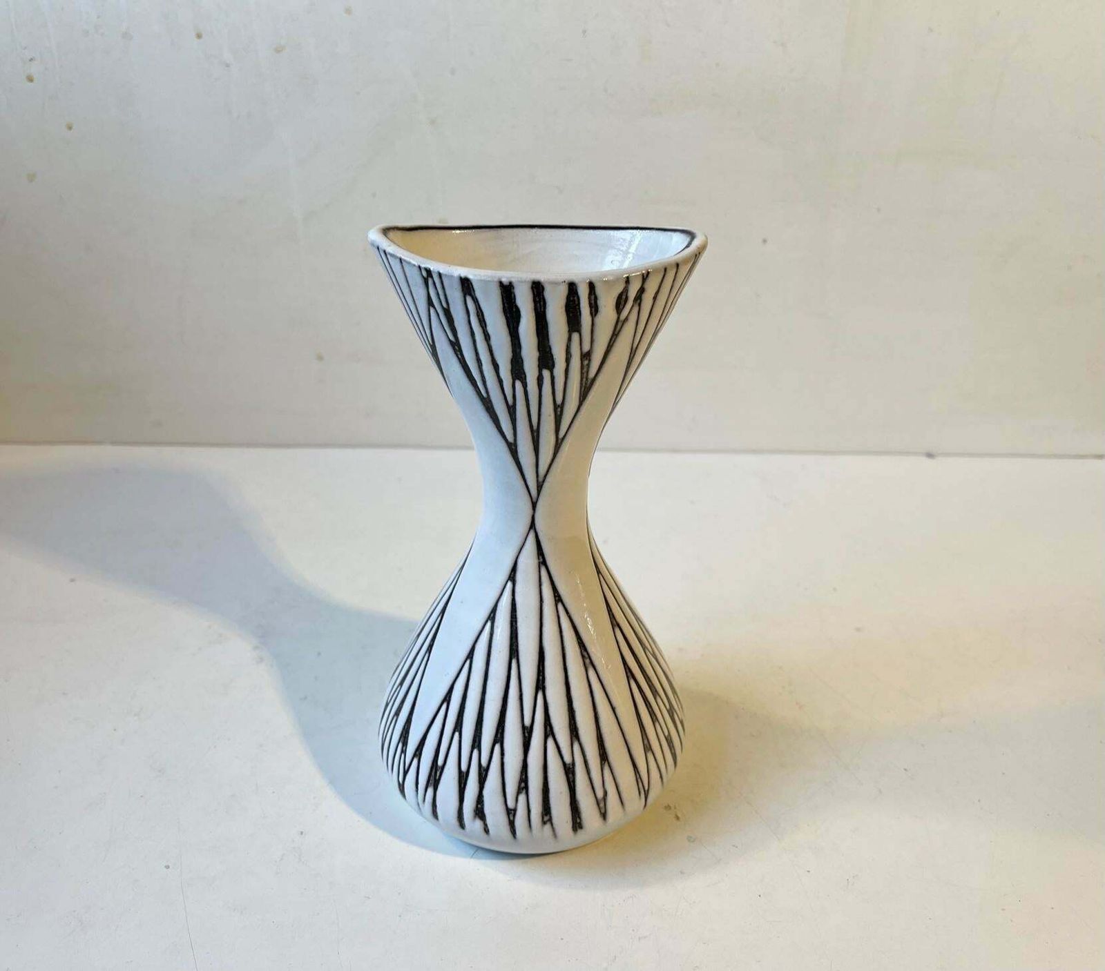photo furniture Mari Simmulson Black & White Ceramic Vase 'Mars', Upsala Ekeby 1960s