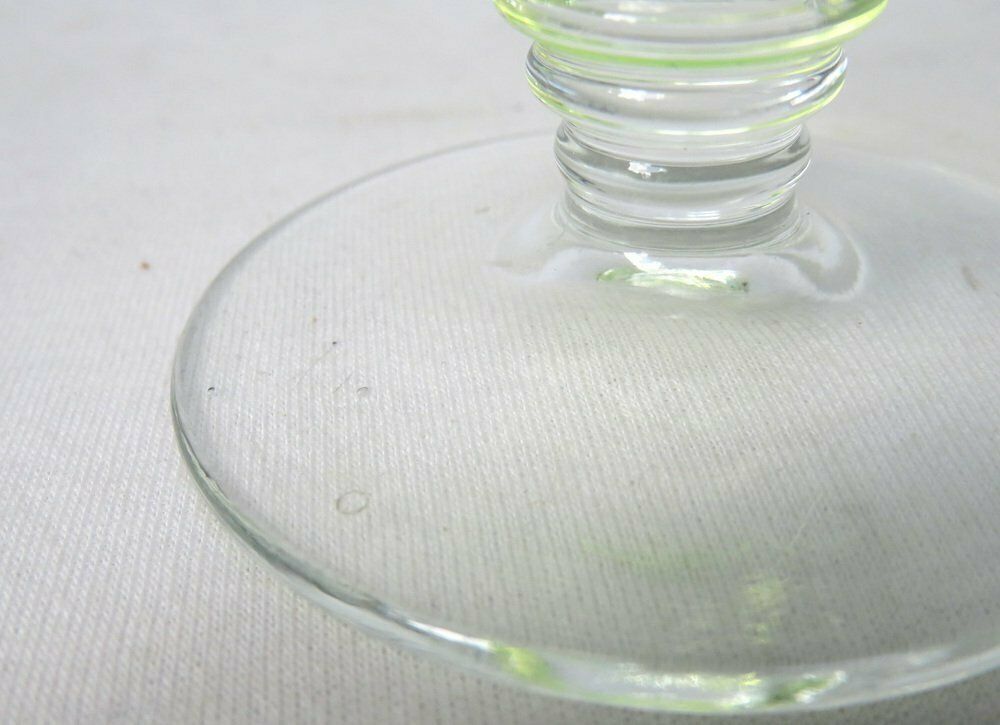photo vinterior Art Deco Uranium Glass Liqueur Glasses 1920s Set Of 6