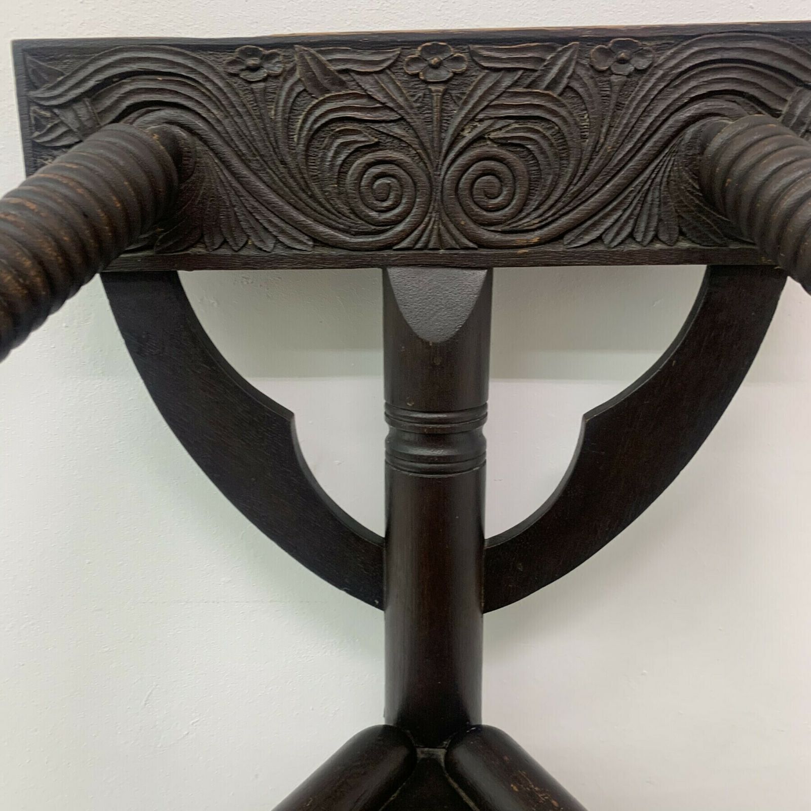 Zweedse Munk Driepoot Fauteuil In Massief Eiken, Ca. Jaren 1960 photo vinterior
