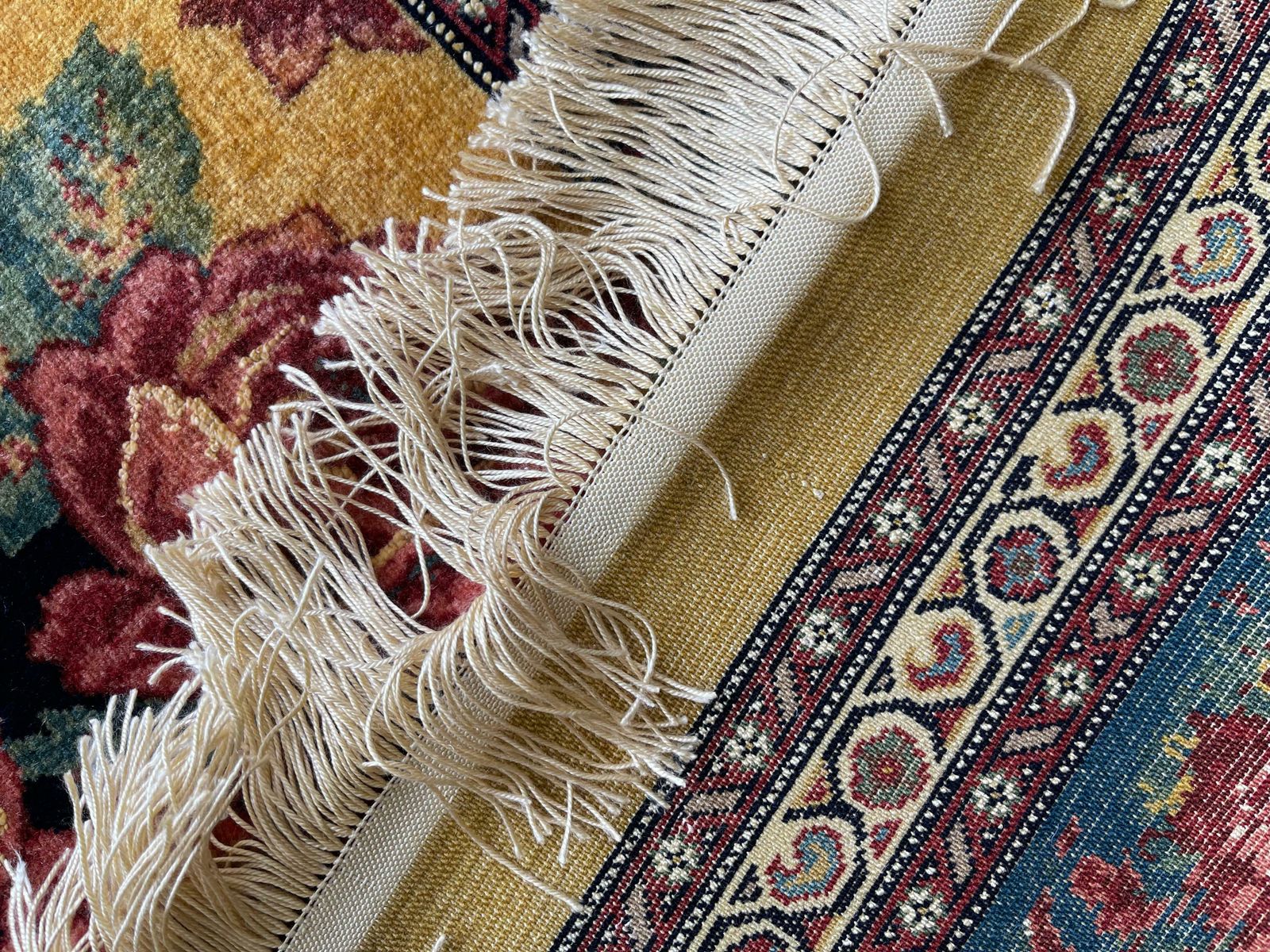 photo vintage Exclusive Floral Rug, Gold Silk Handwoven Carpet, Kurdish Oriental Rug