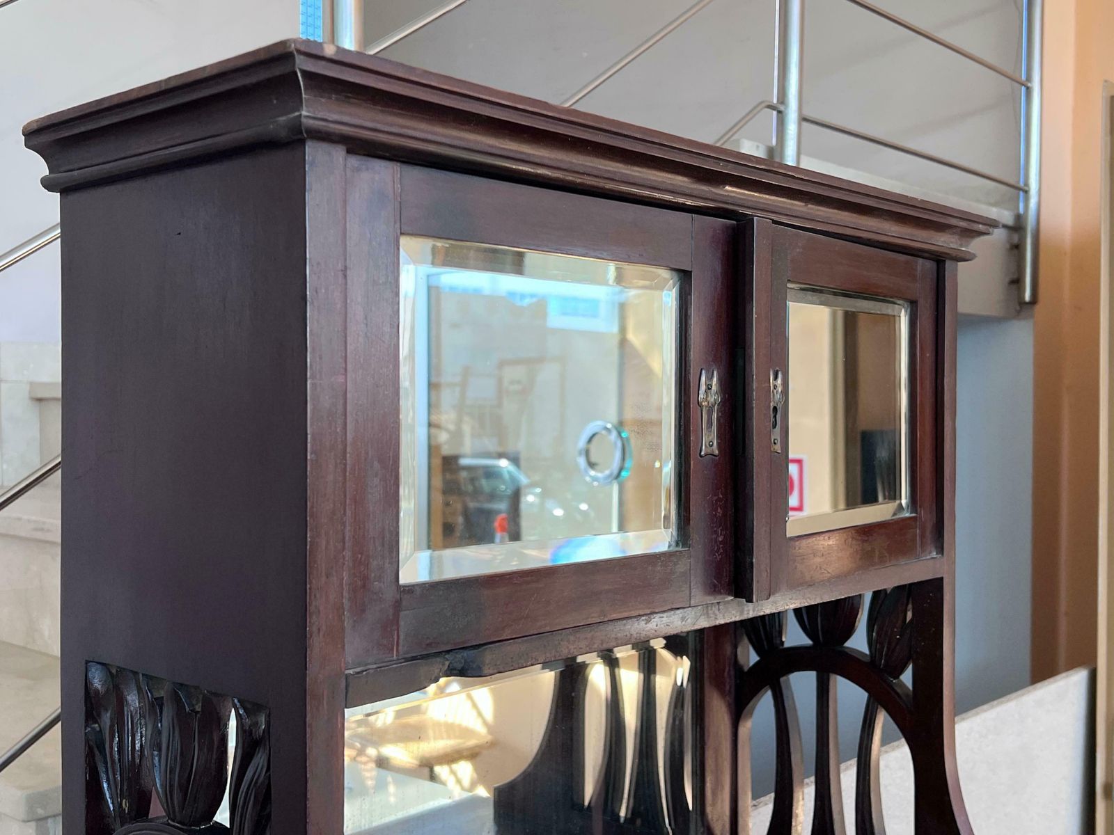 Cabinet Art Nouveau français en noyer, fin du XIXe siècle photo Mobilier