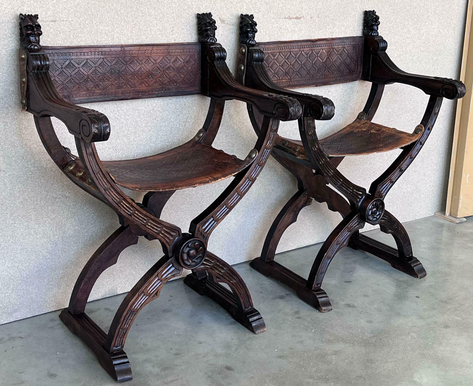 19th Century Pair Of Carved Walnut Folding Scissors Savonarola Bench Or Settle photo for sale