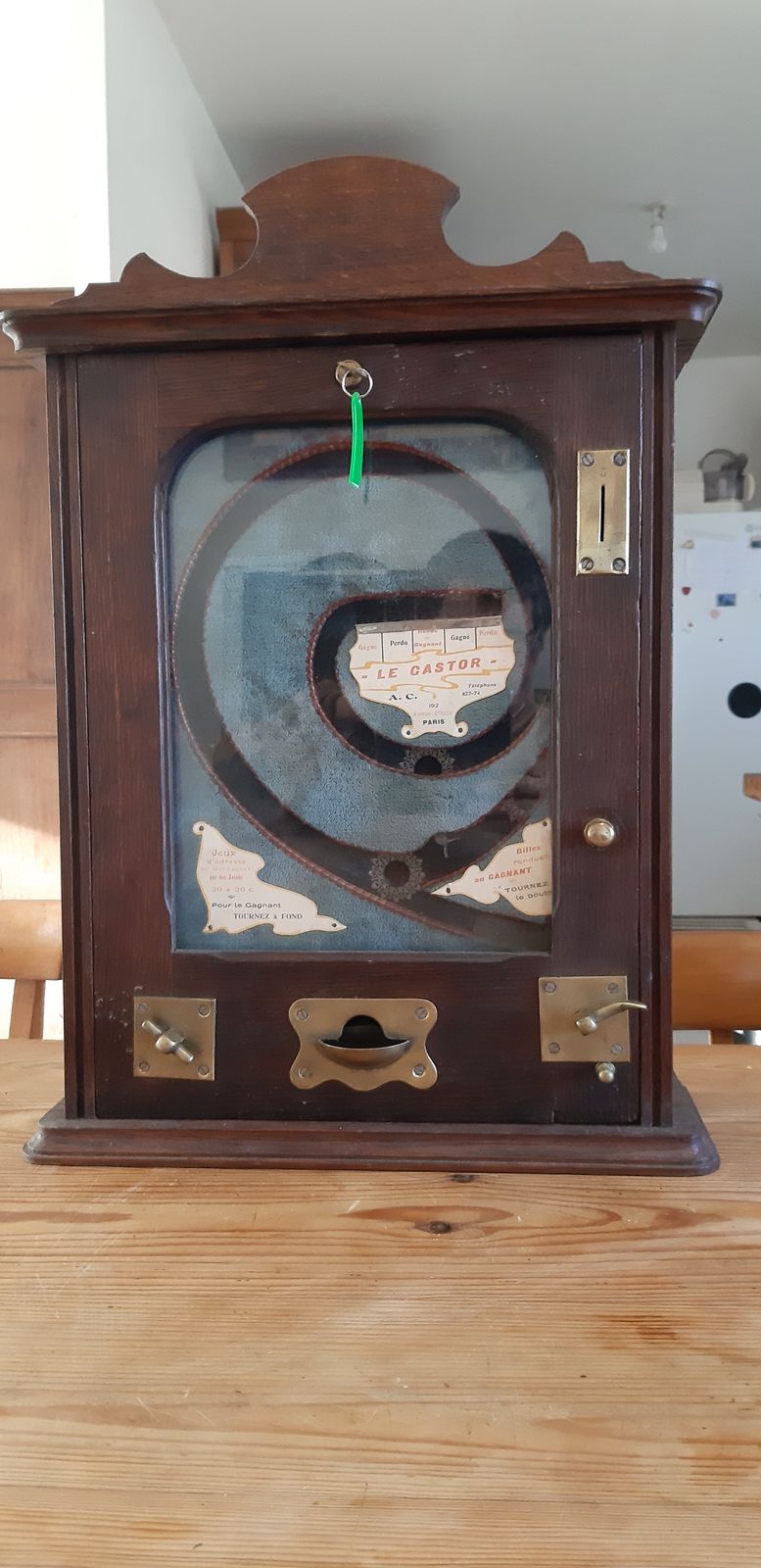 Old Ball Machine Game "Le Castor" 1908 A.C