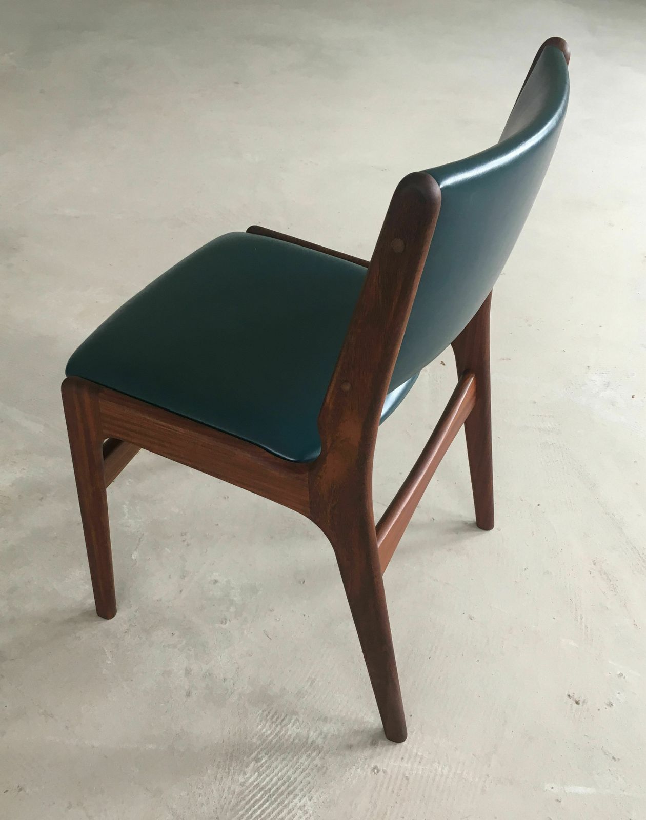 Set Of Six Restored Erik Buch Dining Chairs In Solid Teak, Custom Upholstery 1960's photo vinterior