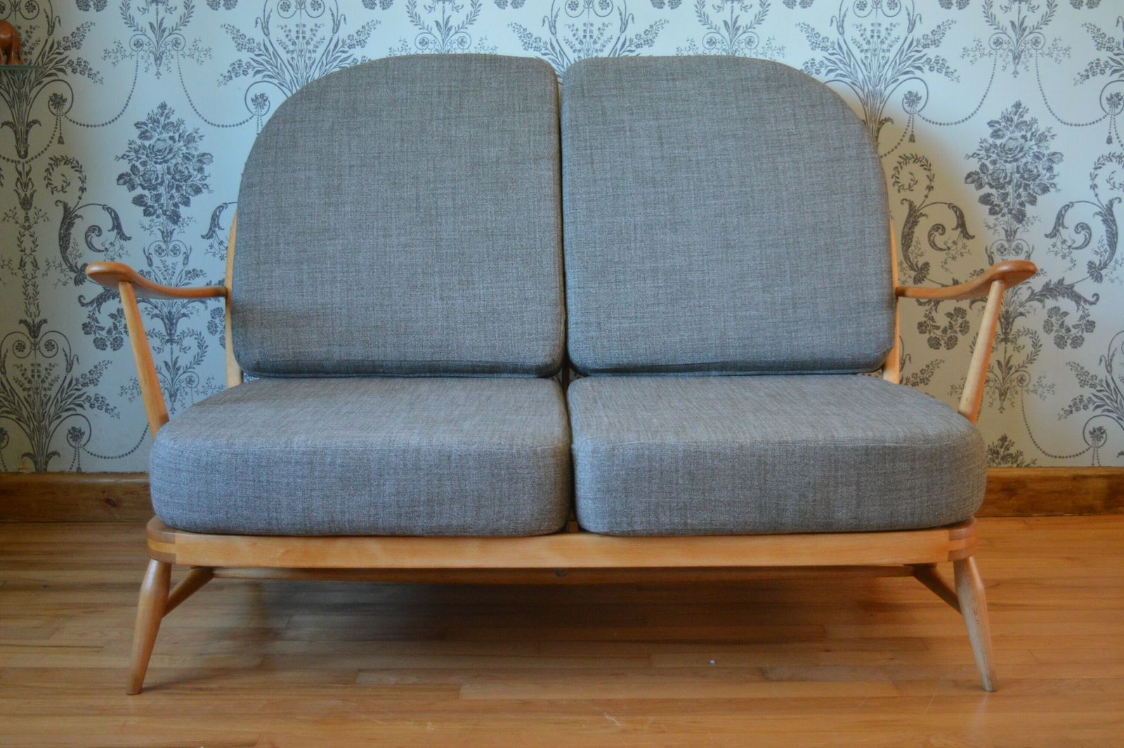 Vintage Ercol Windsor 203/2 Seater Sofa With New Cushions In Soft Grey