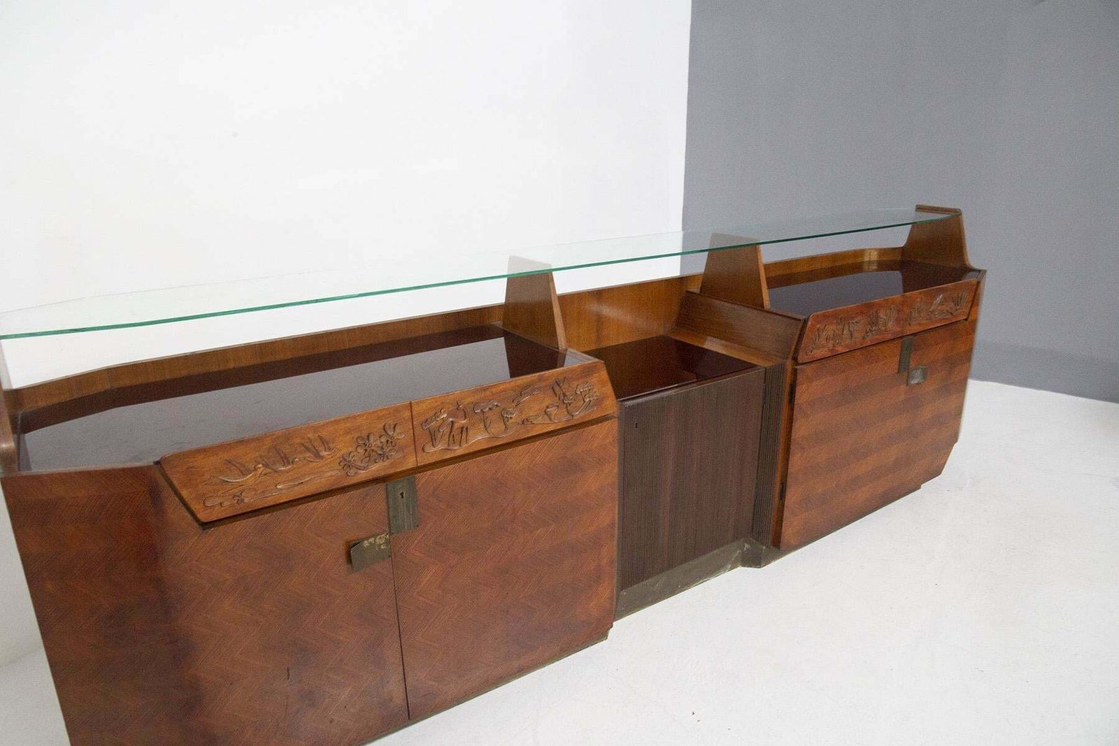 Dassi Modern Furniture Sideboard In Wood, Glass And Brass photo vinterior