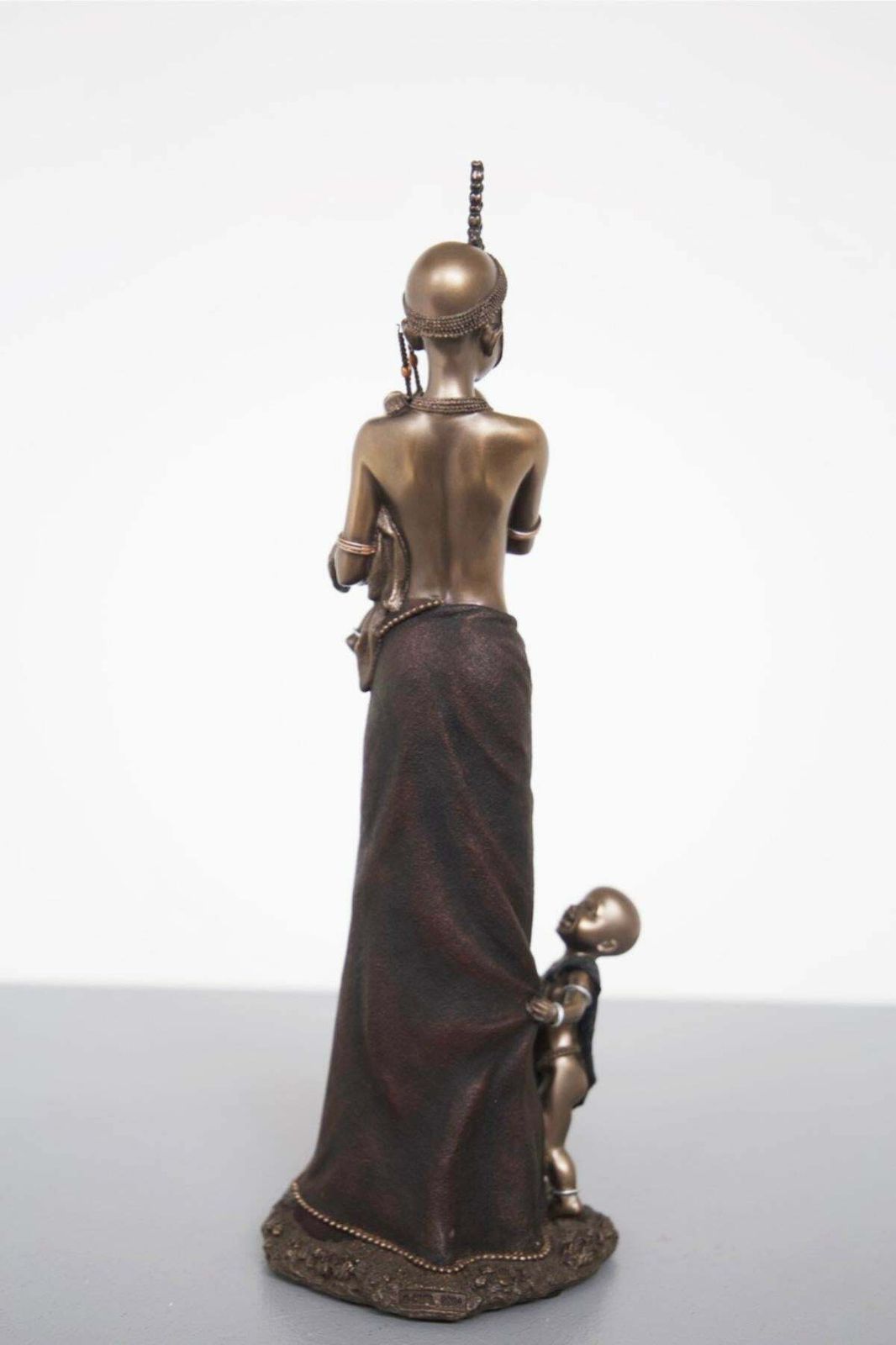 African Vintage Statue Mama Africa ''Masai'', Limited Edition photo vinterior