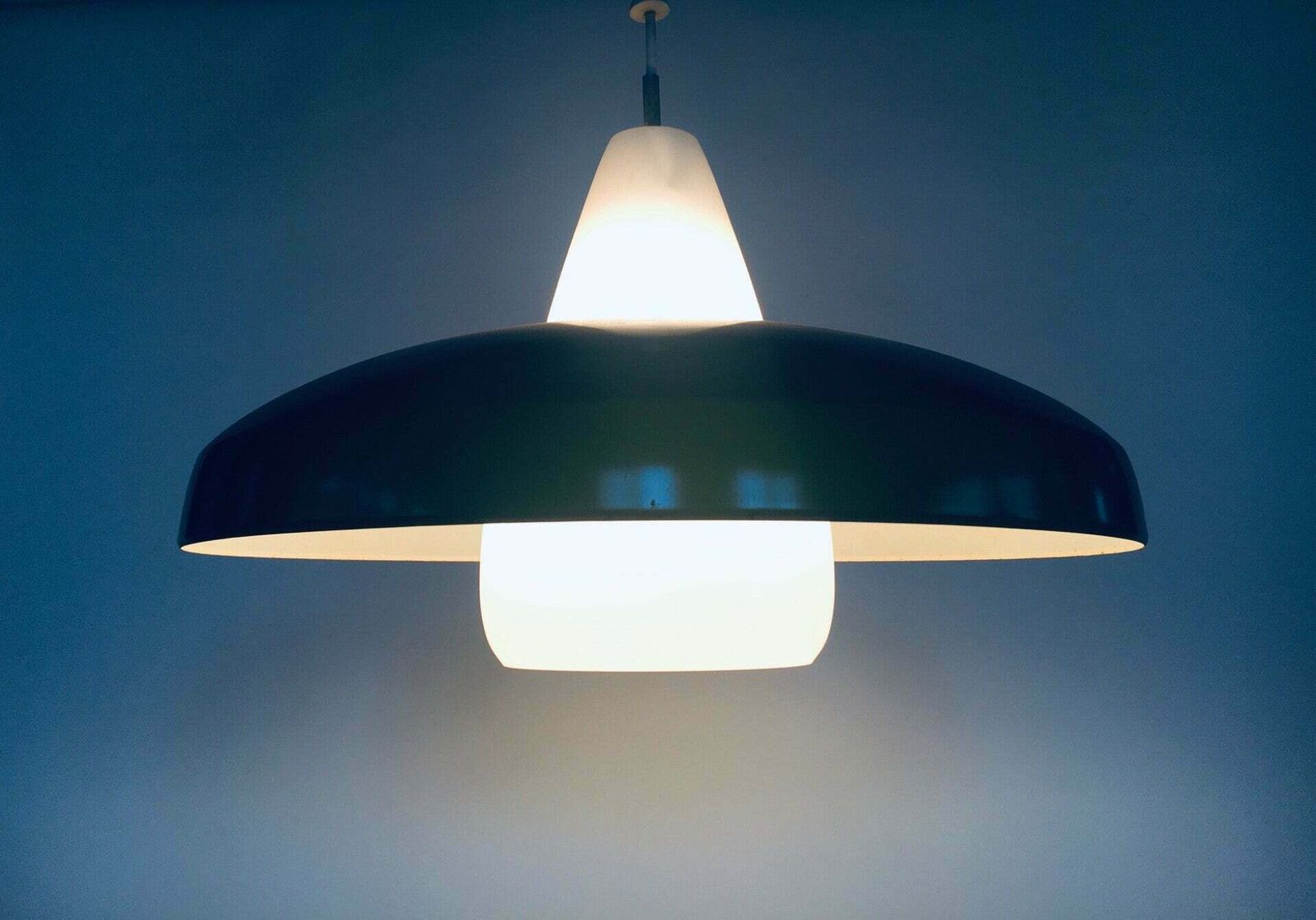 Mid Century Modern Hanglamp, Nederlands Design Door Philips, Ca. Jaren 1950 photo furniture