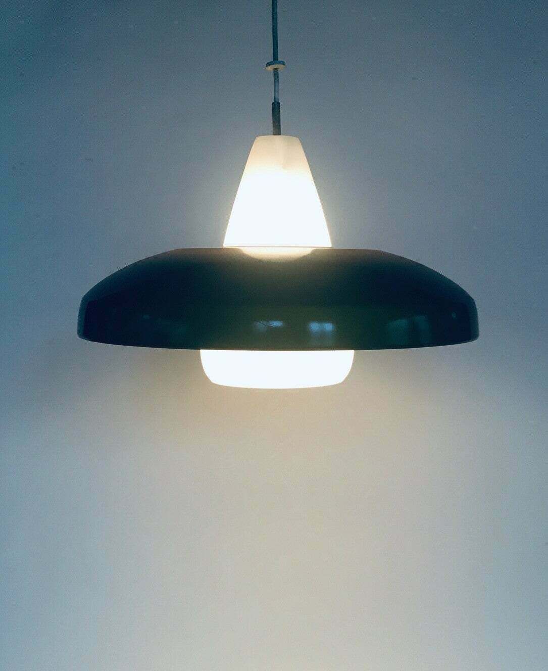 Mid Century Modern Hanglamp, Nederlands Design Door Philips, Ca. Jaren 1950 photo Verlichting