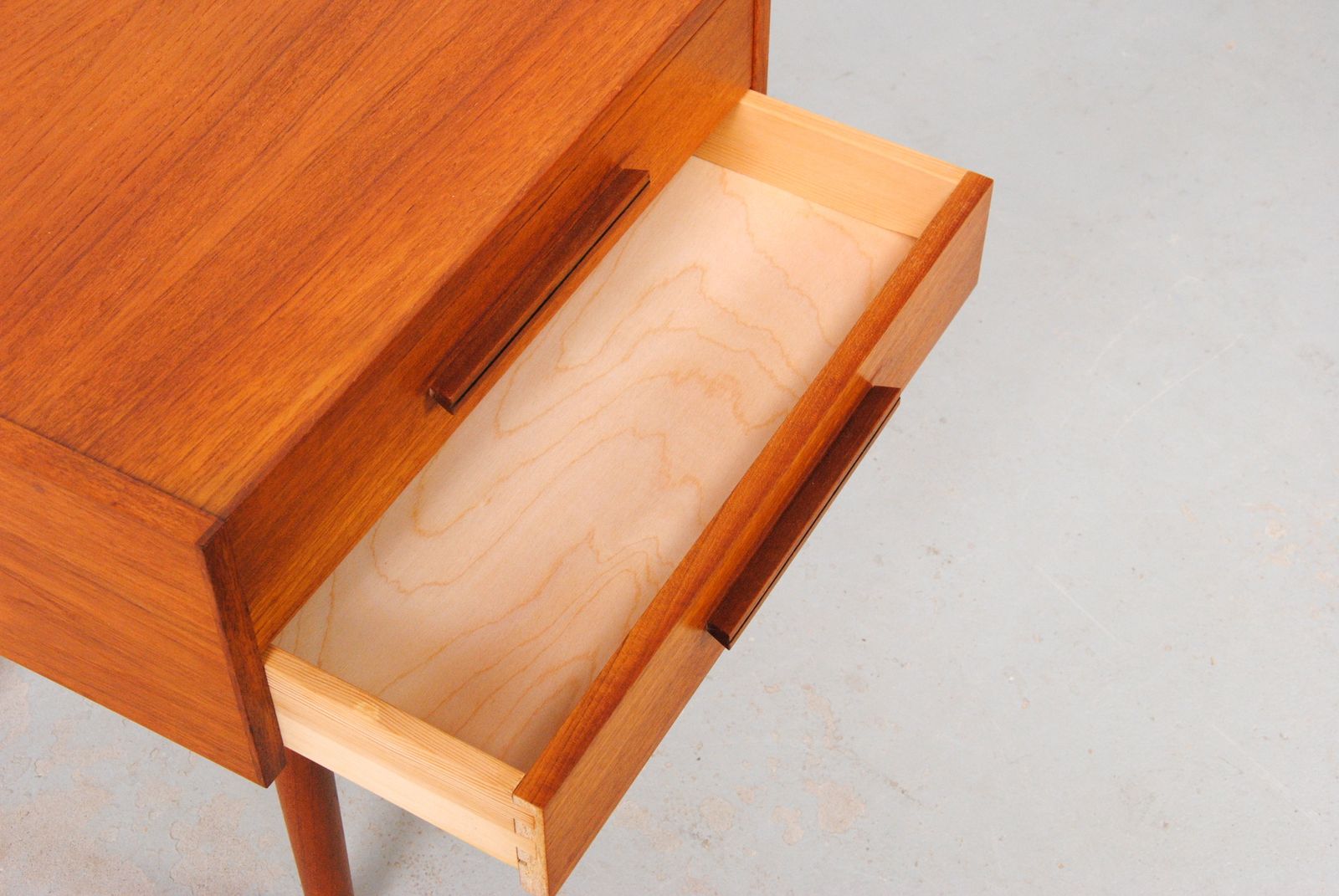 Fully Restored Danish Teak Chest Of Drawers   Bedside Table 1960's photo 760.0