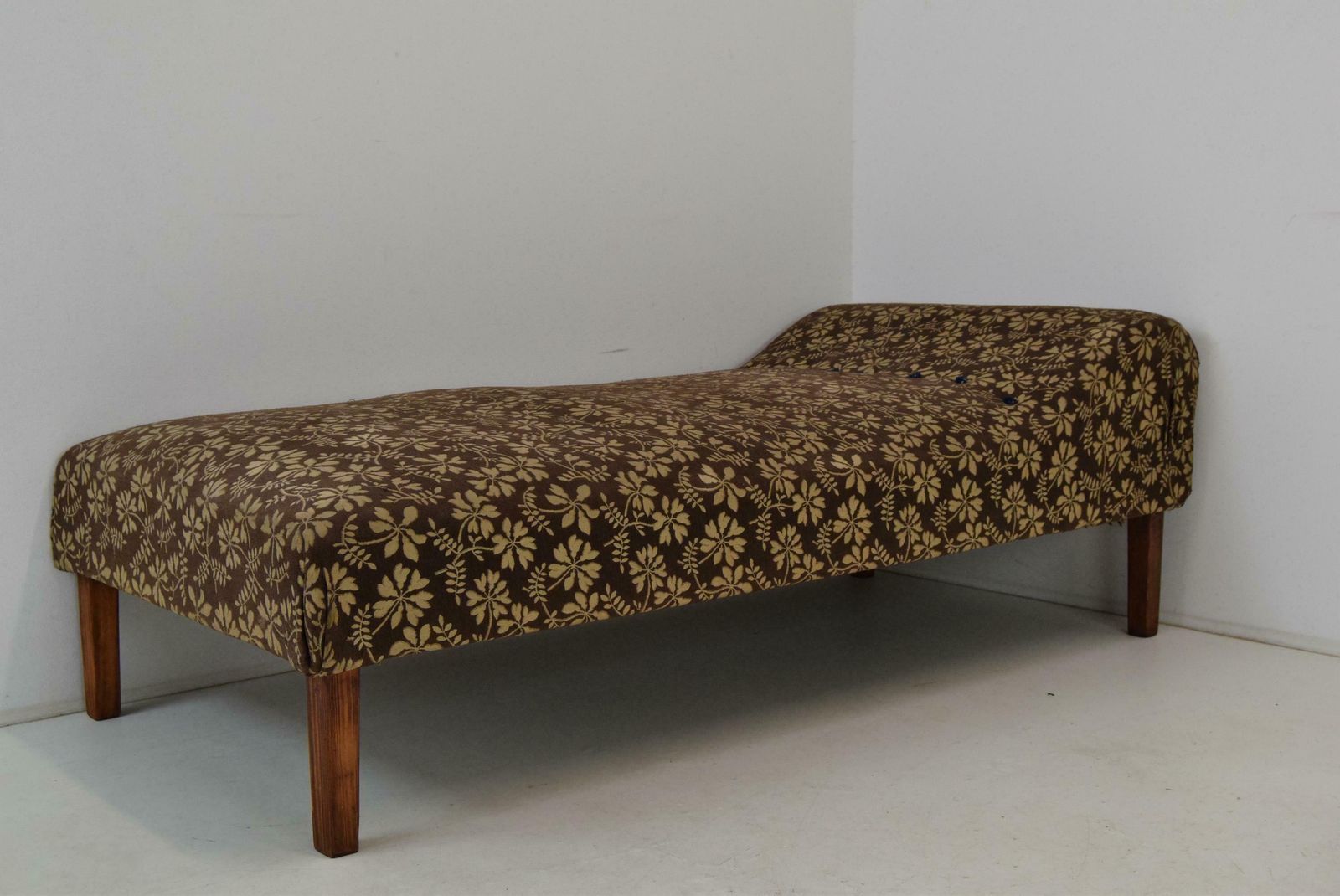 photo vinterior Art Deco Daybed,Circa 1930's., 1930s