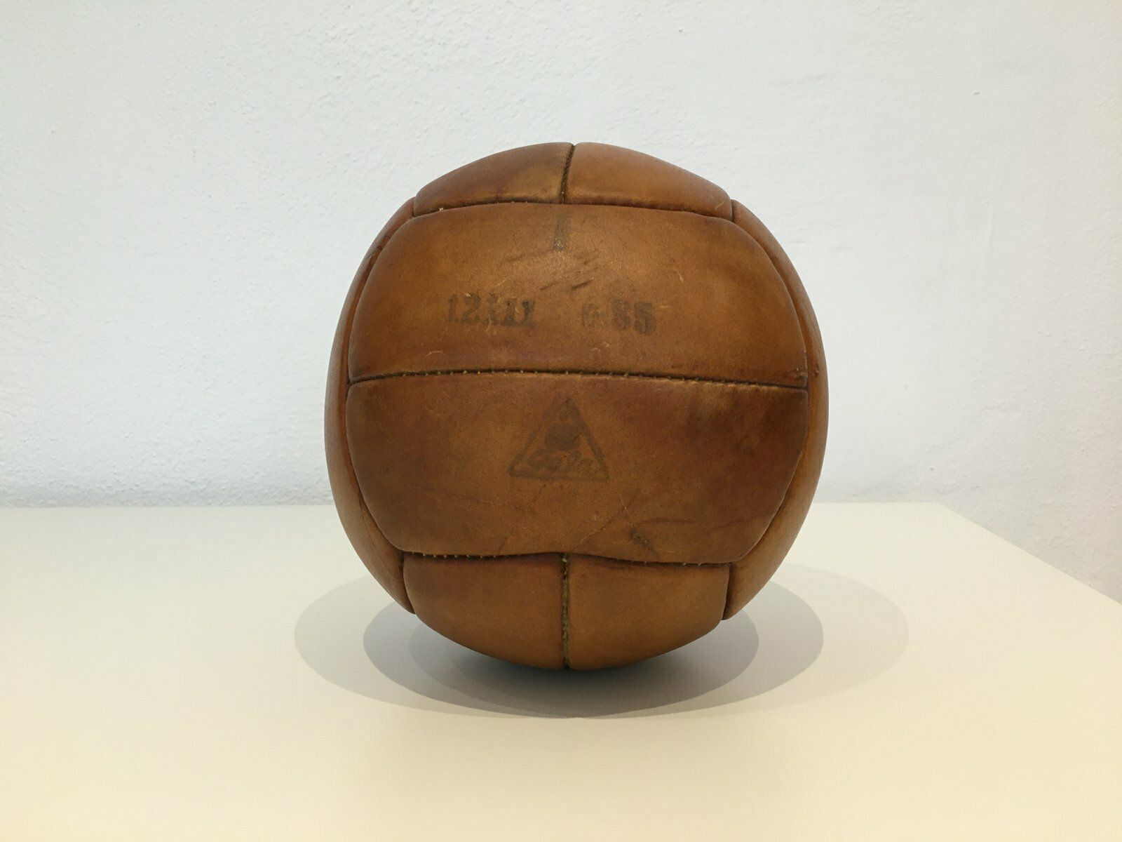 Vintage Leather 1kg Medicine Ball