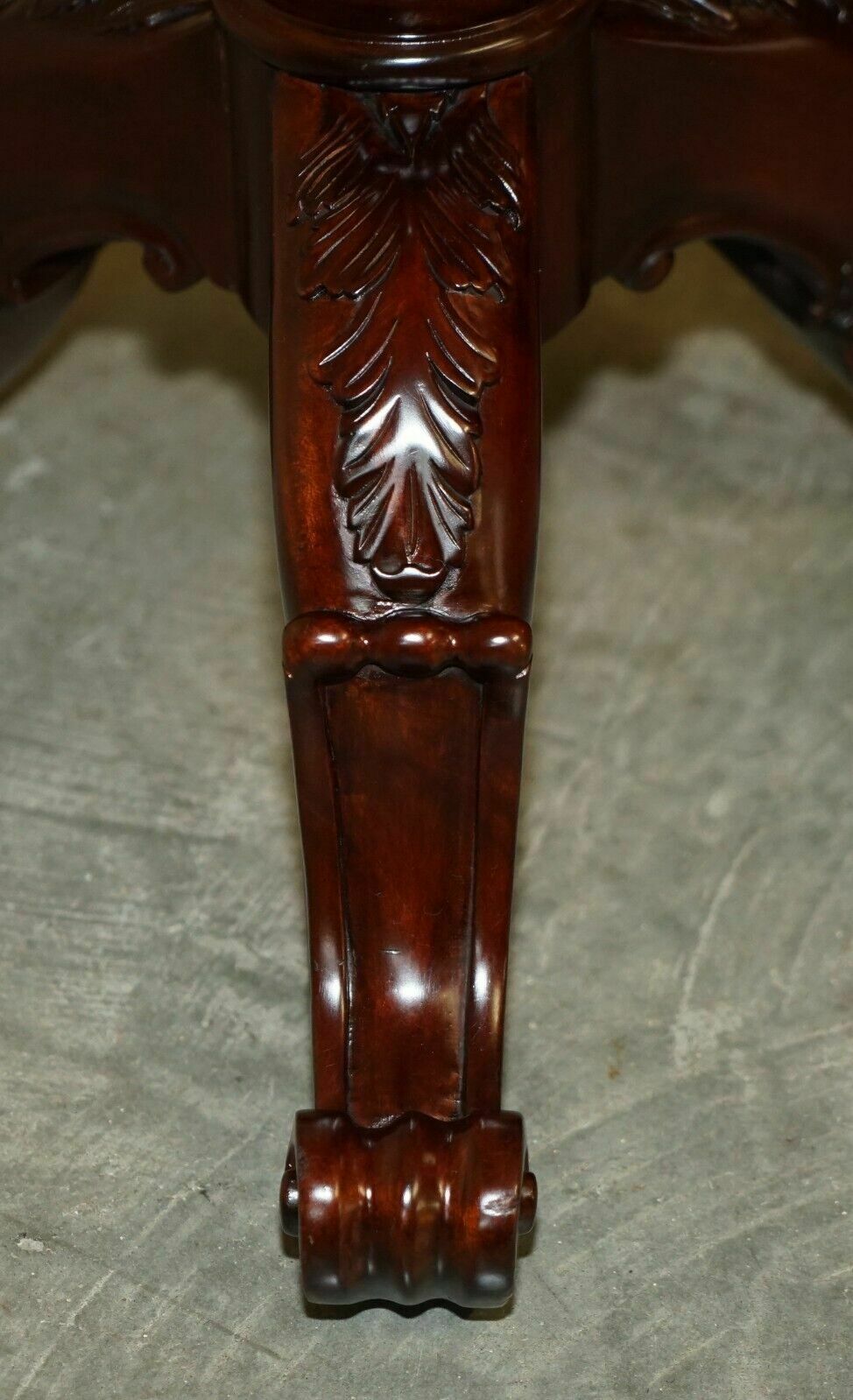photo vinterior Pair Of Antique Thomas Chippendale Hand Carved Jardiniere Plant Stands Pedestals