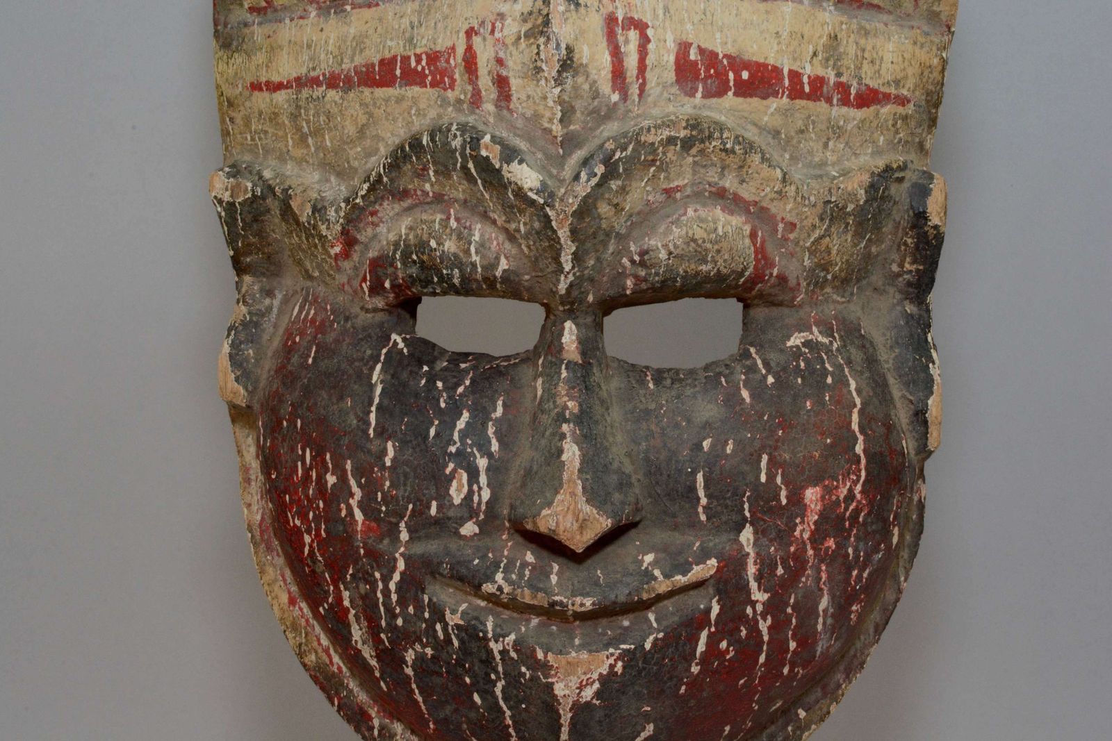 An Impressive Large Old Nepalese Ritual Festival Mask Of Indra. photo vinterior
