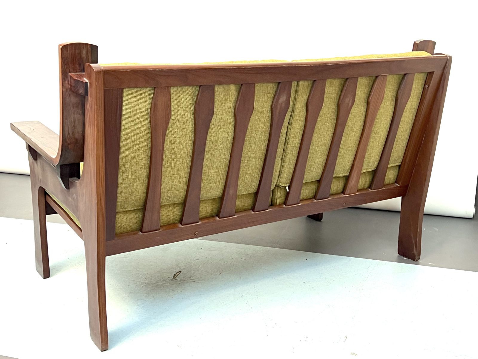 photo furniture Mid Century Set Of Four Armchairs And A Sofa In Wood And Green Fabric. Italy 1960s