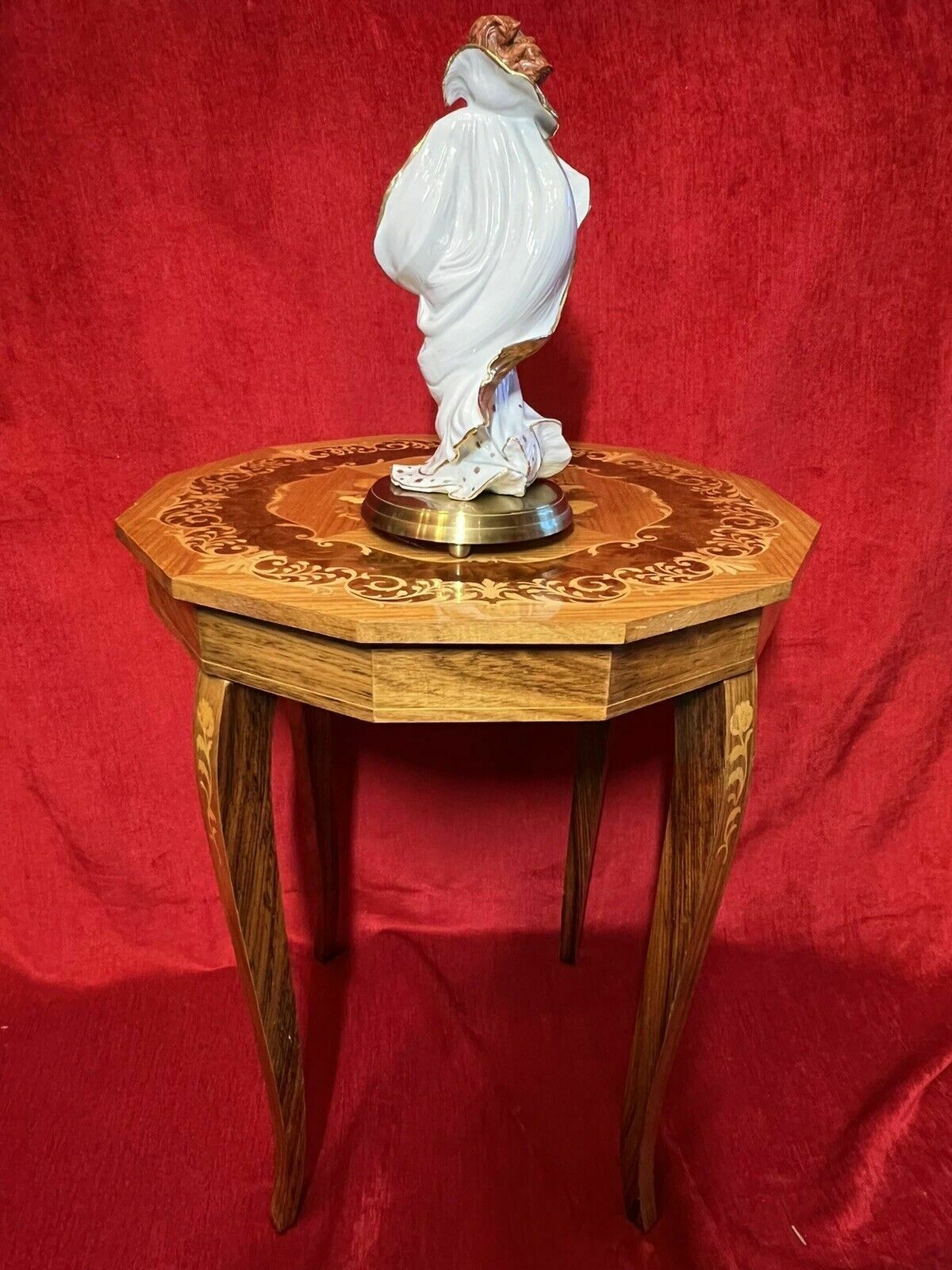 photo furniture Italian Satinwood With Marquetry Floral Bouquet Inlaid Musical Table