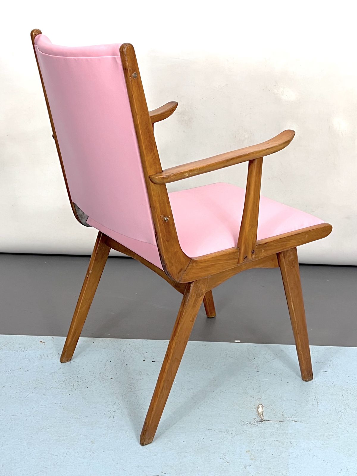 Vintage Italian Wood Accent Chair In Pink Leatherette. Italy 1950s photo vinterior