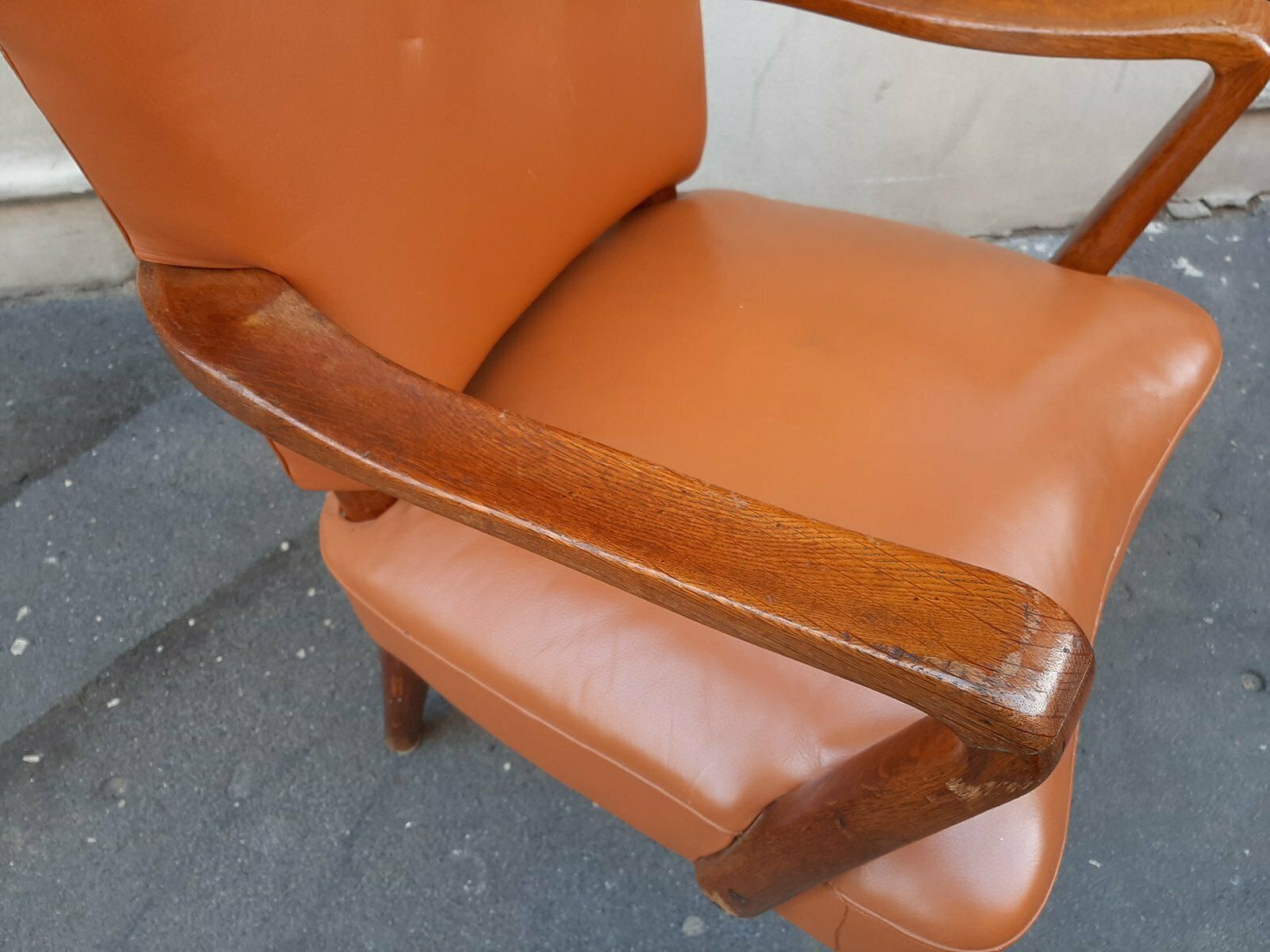 Wood And Brown Leather Armchair By Osvaldo Borsani For Atelier Borsani Varedo, 1930s photo vintage