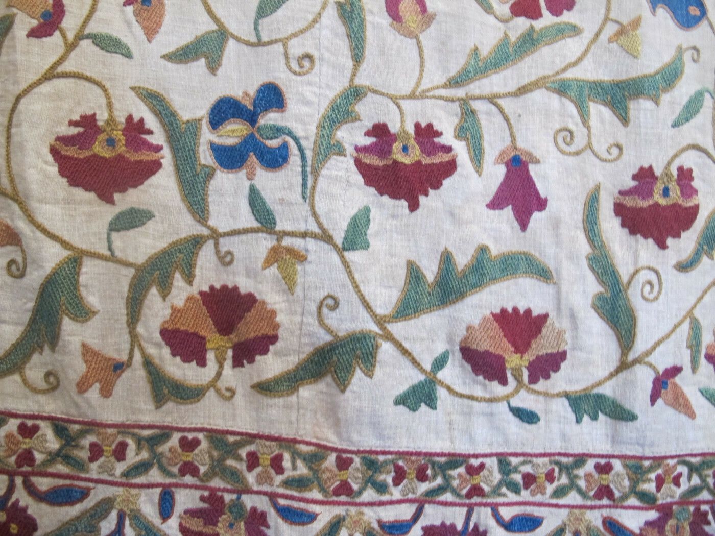 Lovely Silk Embroidered Suzani, 2.70m X 1.54m photo for sale