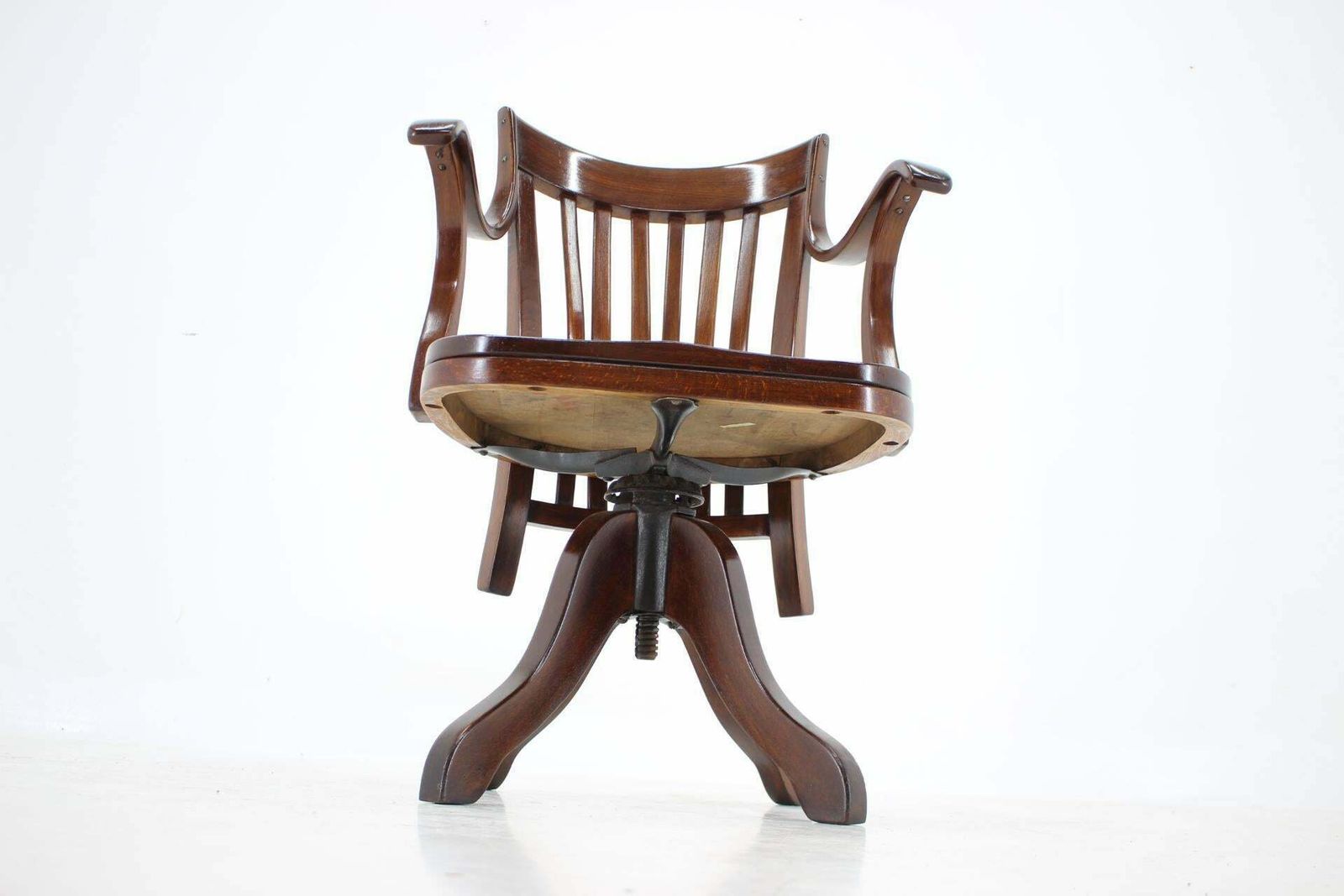 1930s Adolf Loos Office Chair Model 669 For Cafe Capua By Thonet photo vinterior