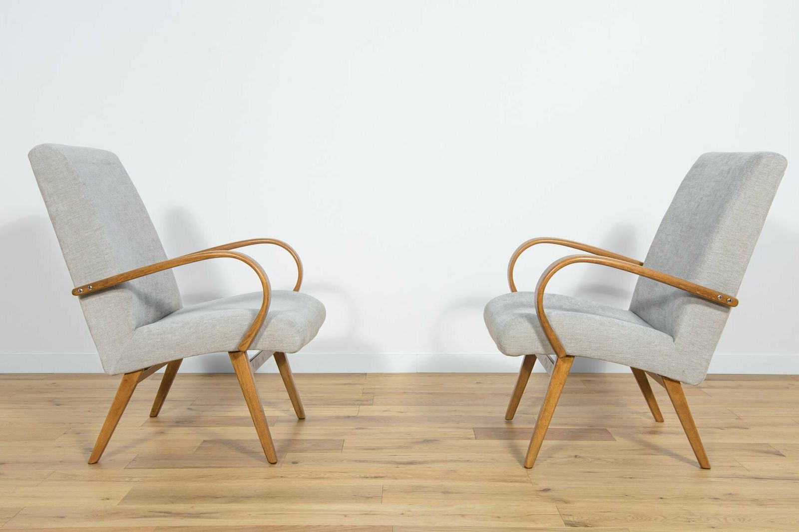 Model 53 Armchairs By Jaroslav Smidek For Ton 1960s Set Of 2 photo for sale