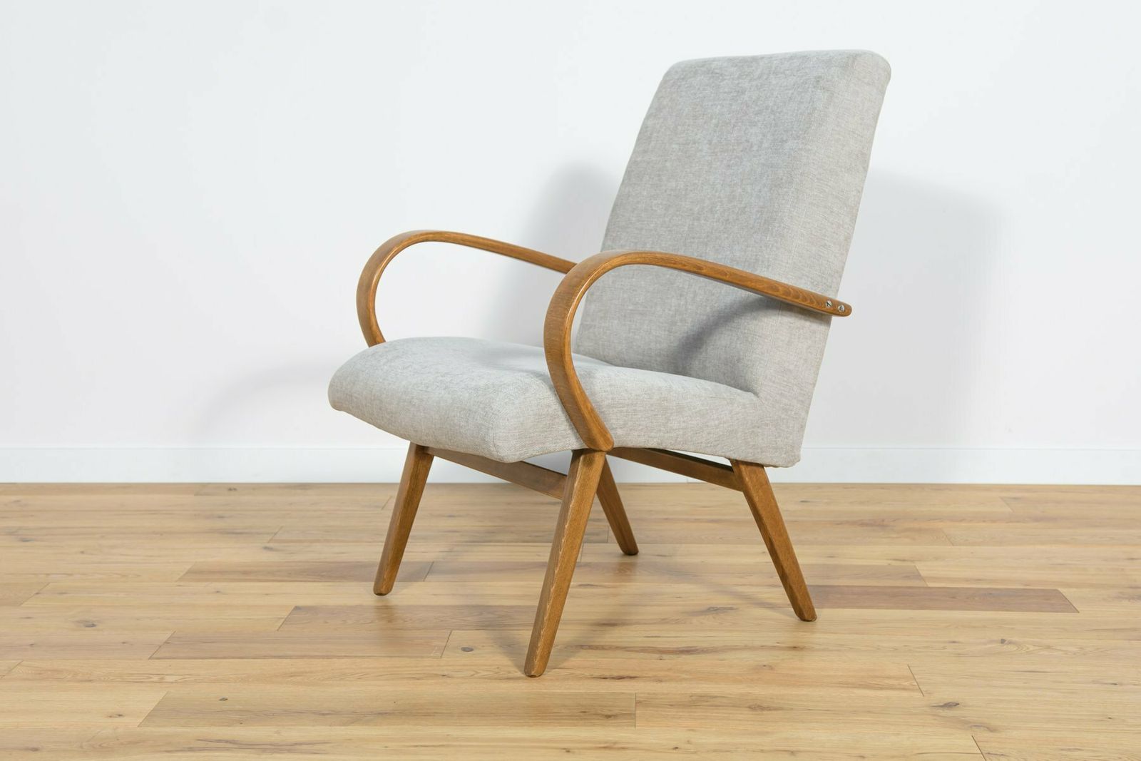 Model 53 Armchairs By Jaroslav Smidek For Ton 1960s Set Of 2 photo buy