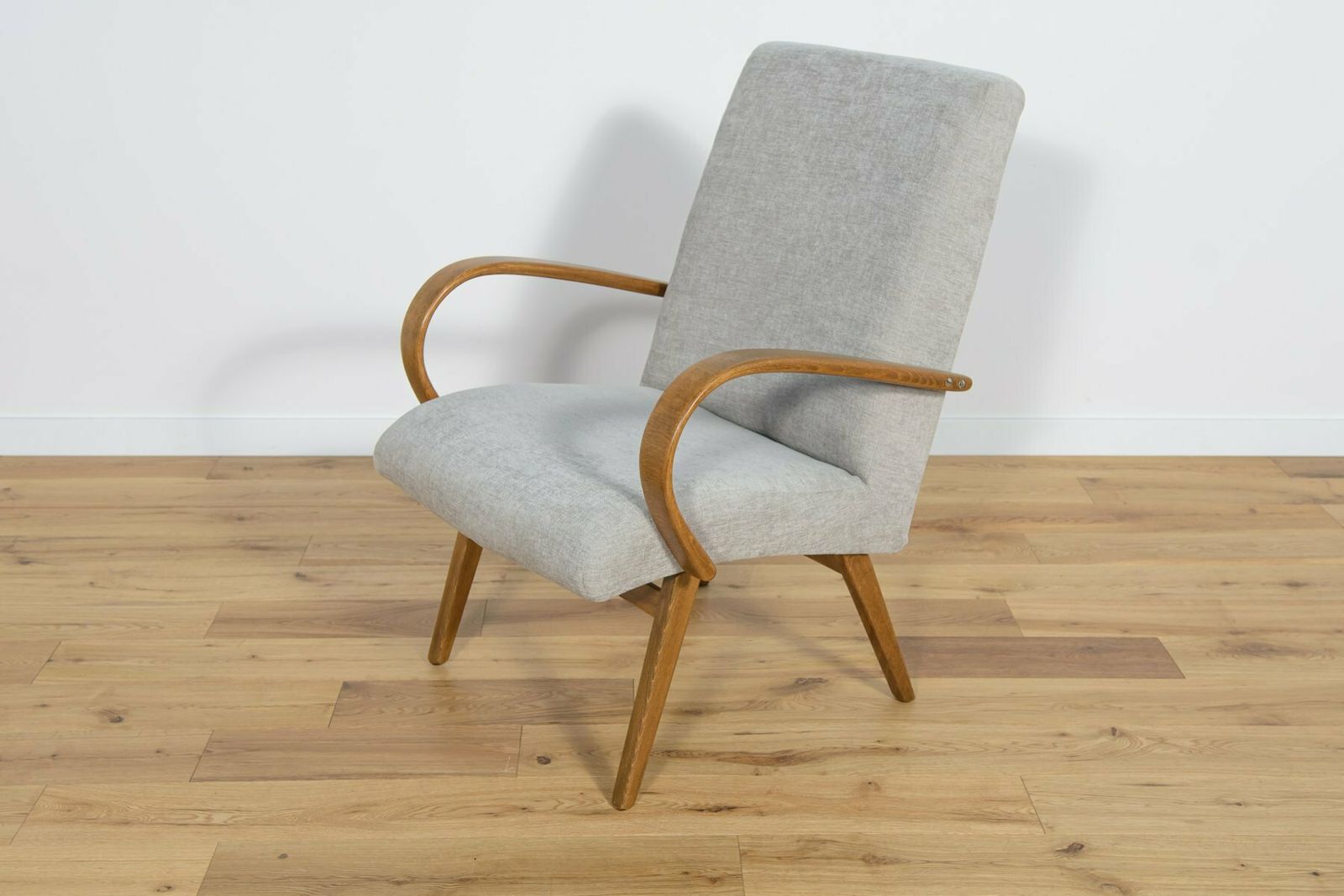 Model 53 Armchairs By Jaroslav Smidek For Ton 1960s Set Of 2 photo vintage