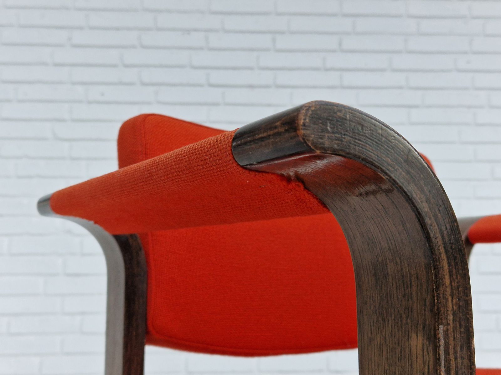 photo vintage Ca. Jaren 1980, Deens Design Van Magnus Olesen, Paar Fauteuils.