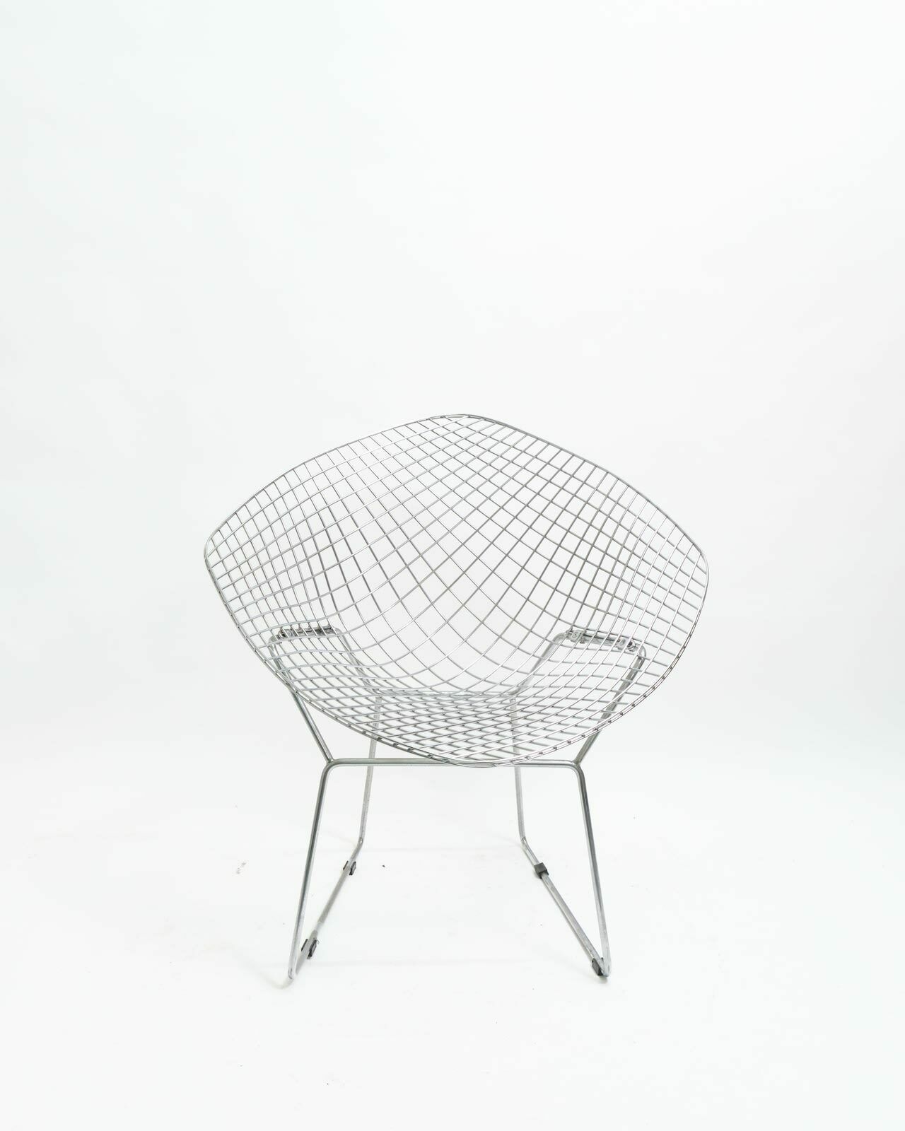 photo furniture Harry Bertoia 'Diamond' Armchair