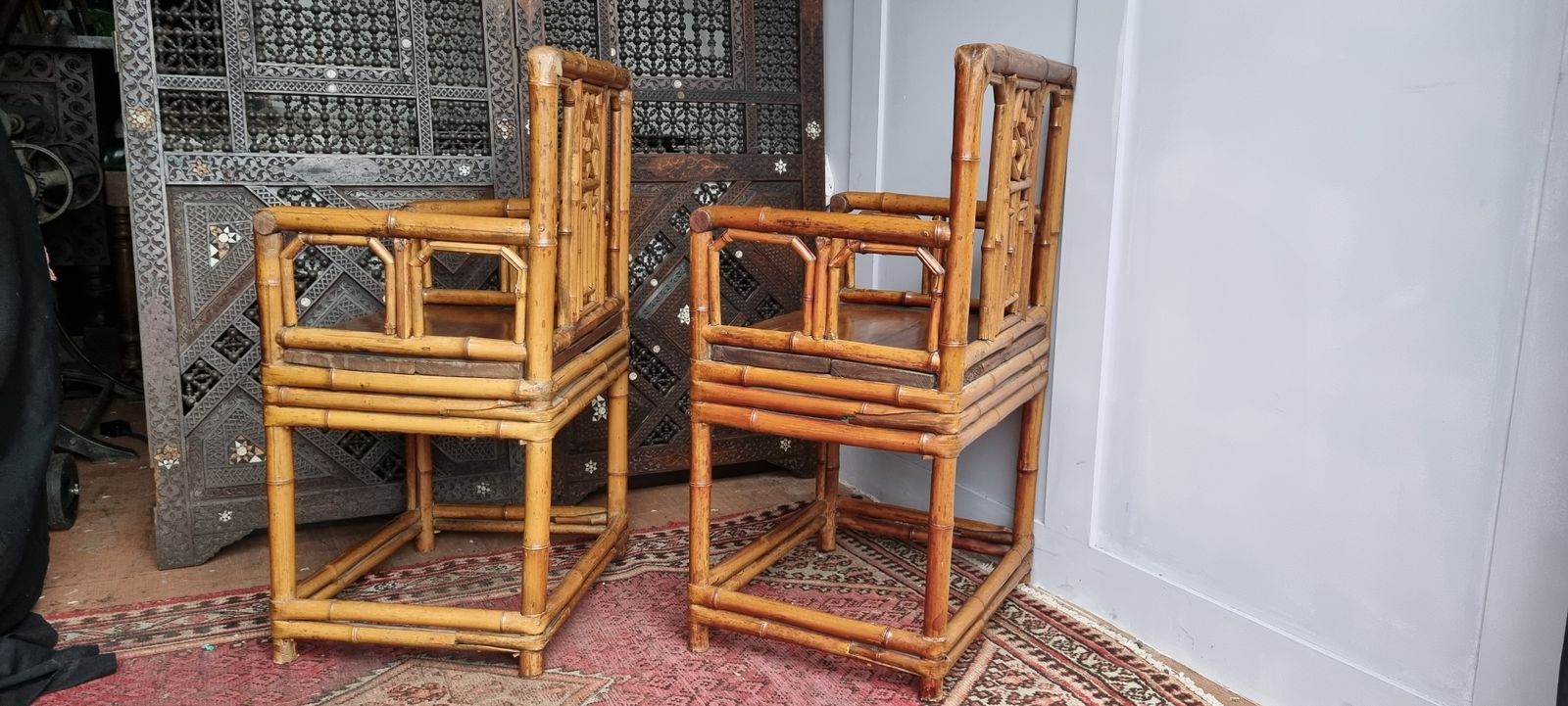 photo furniture 19th Century Chinese Bamboo Brighton Pavillion Chairs And Side Table