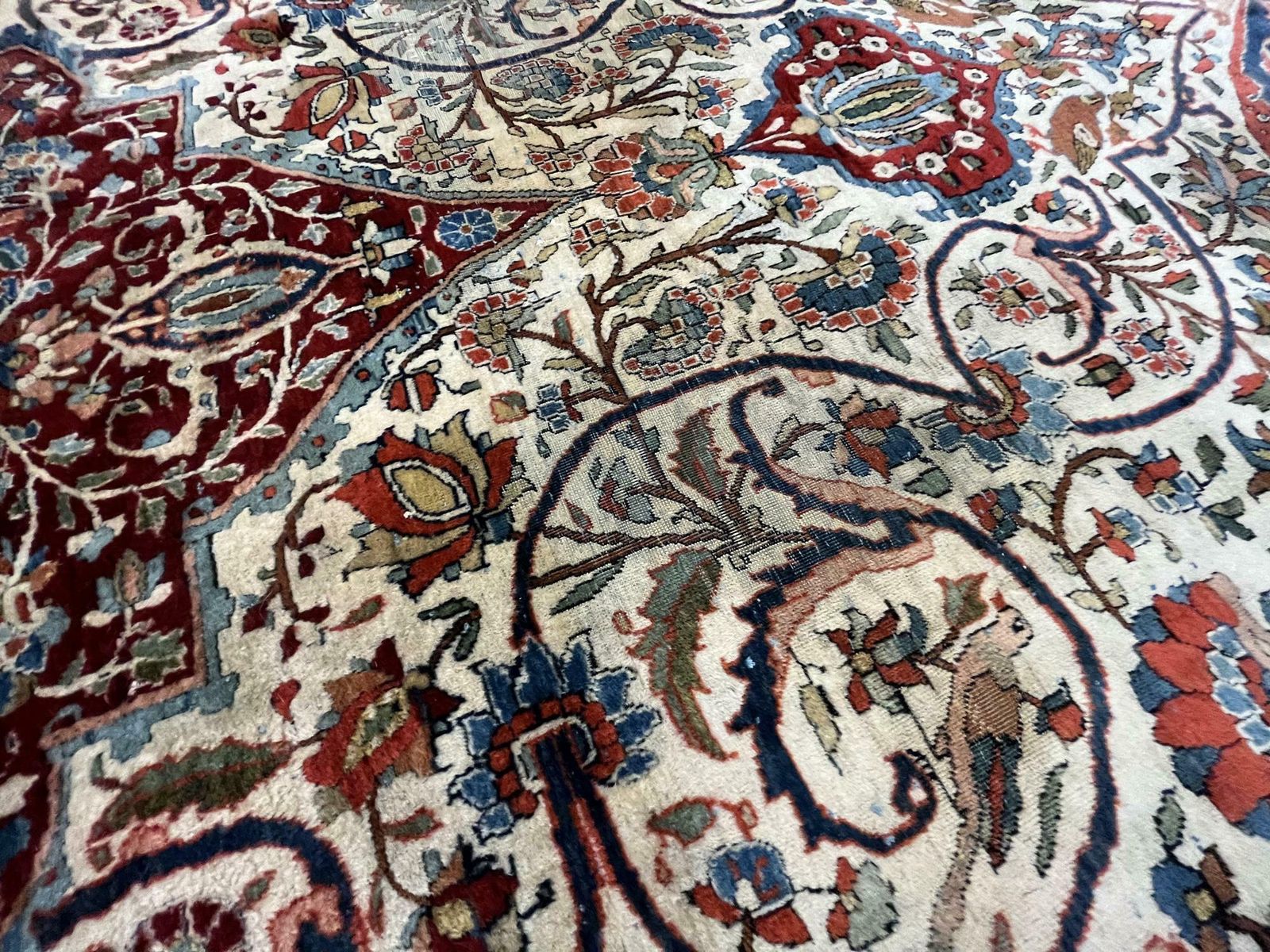Antique Rug Traditional Carpet Large Wool Living Room Rug photo Textiles