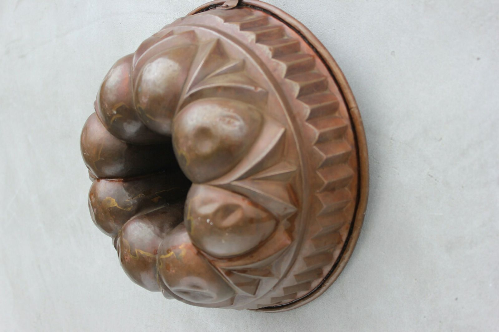 Jello Cake Mold Heavy Copper Baking Pan Ornate Detail Original Patina Dessert Mold Food Photo Prop photo vinterior