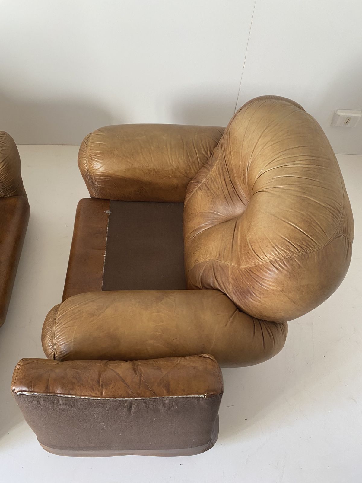 Furniture 1970s Sapporo Style Cognac Leather Armchairs, Set Of Two photo
