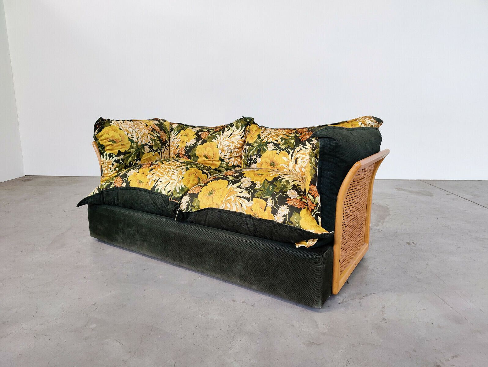 Mid Century Modern Floral Sofa In Rattan photo Furniture