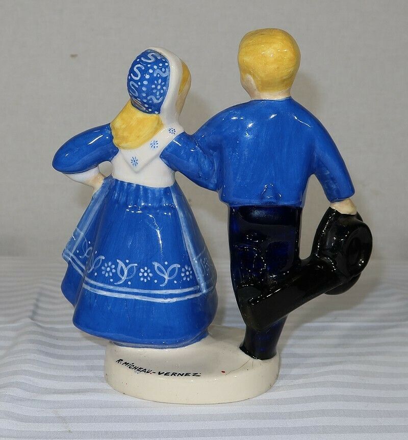 photo furniture “Couple Of Young Dancers” Earthenware, By R. Micheau Vernez, Manufacture Henriot Quimper – Mid 20th Century